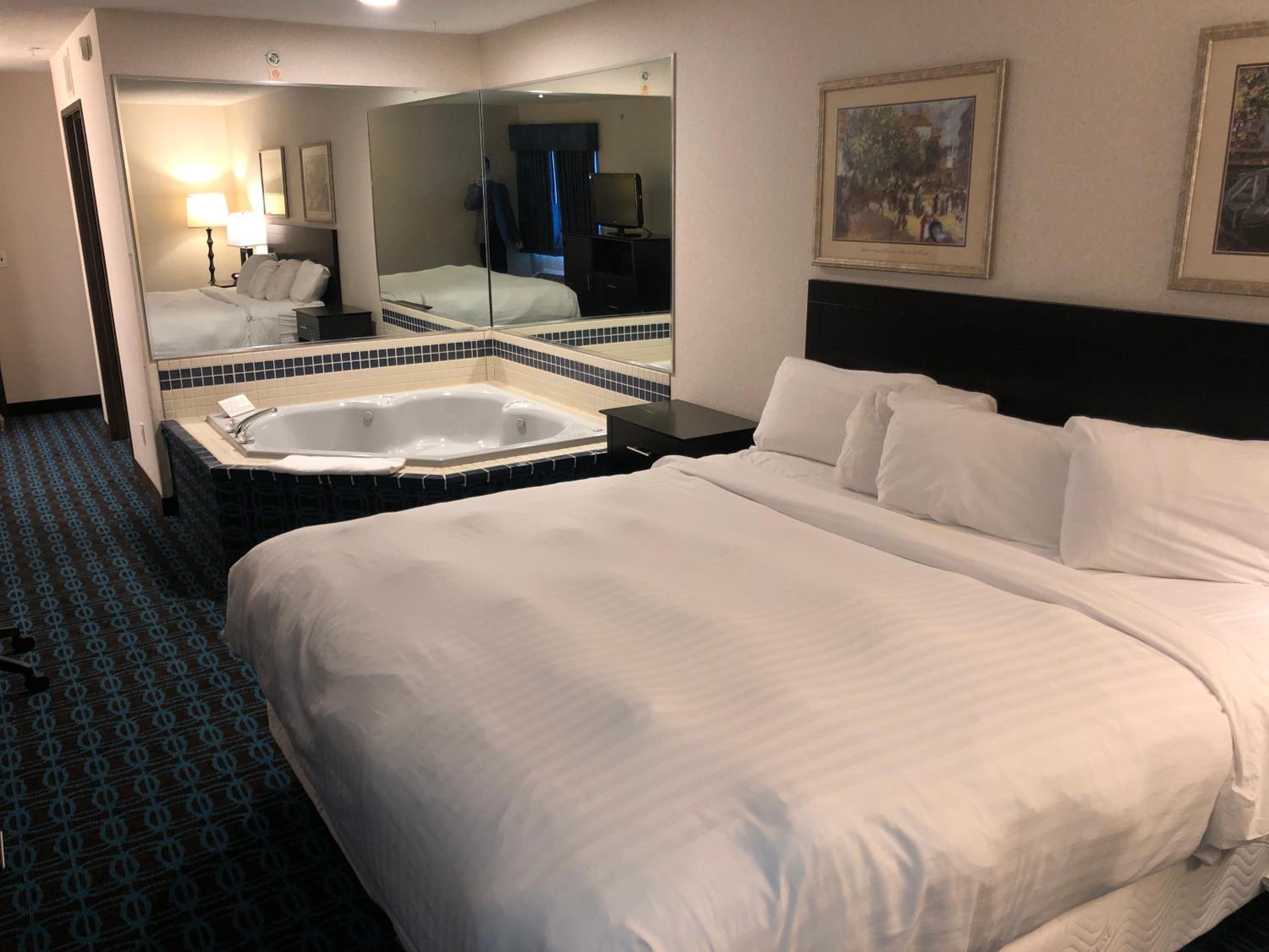 King Suite - Photo 1