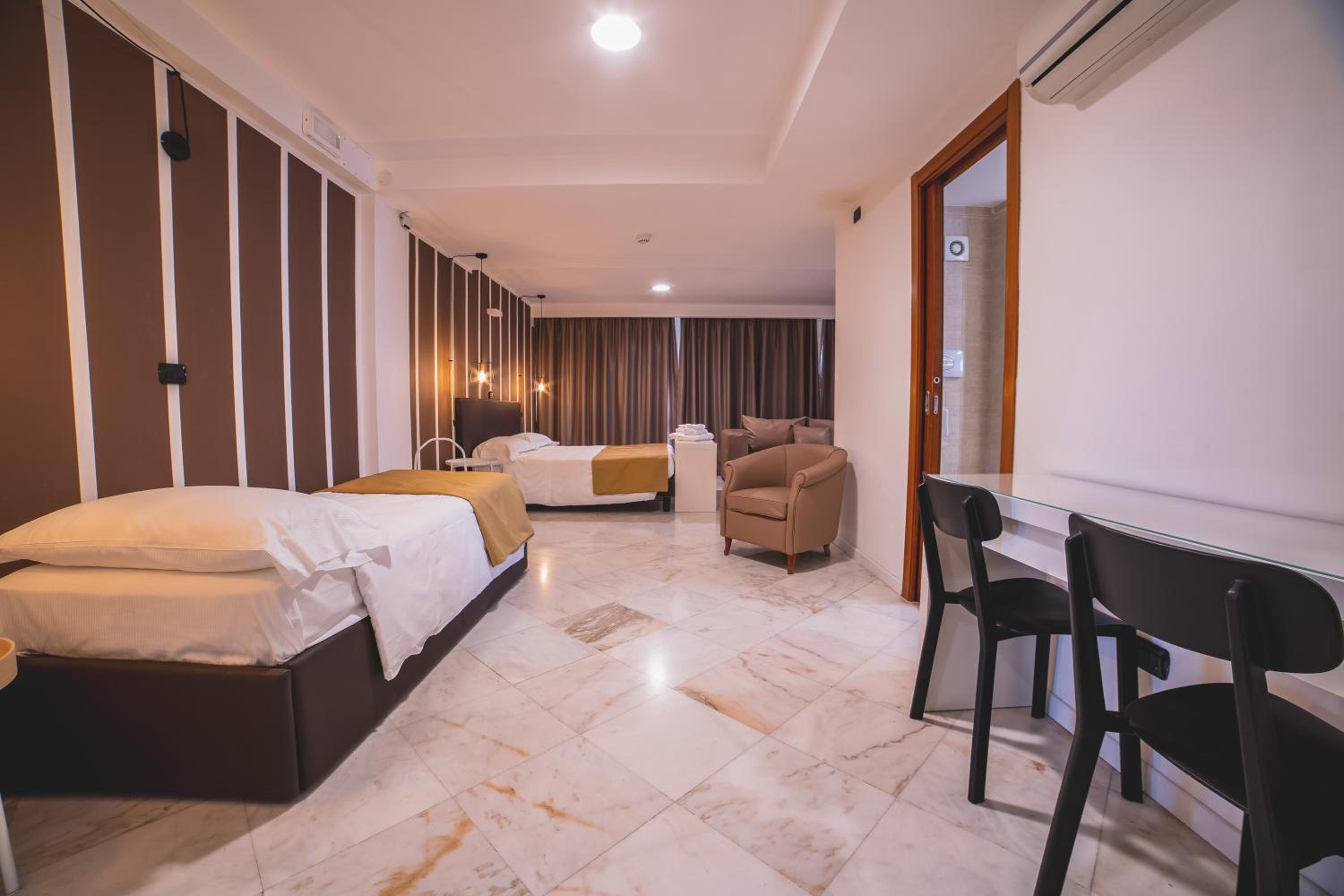 Suite with Sea View - Photo 29