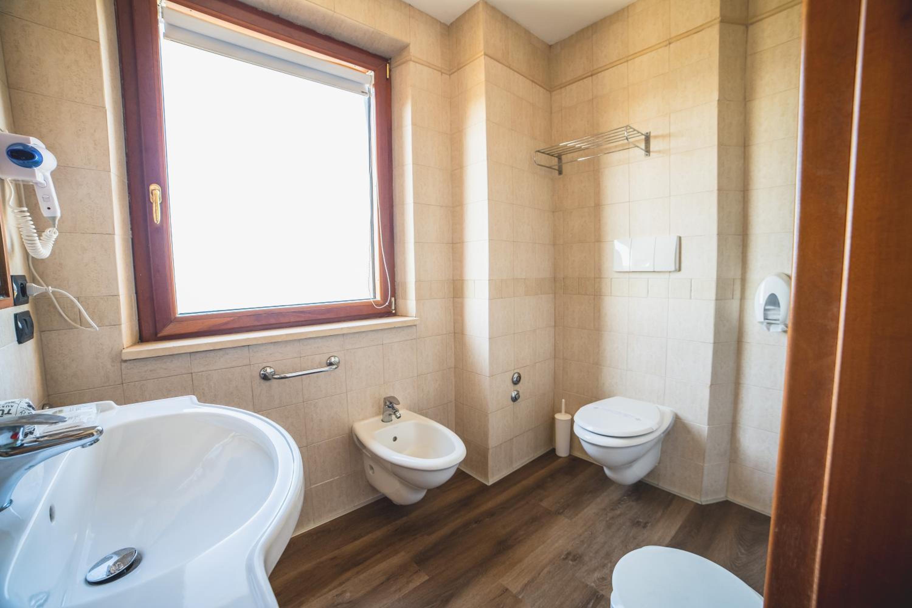 Double Room with Sea View - Photo 4