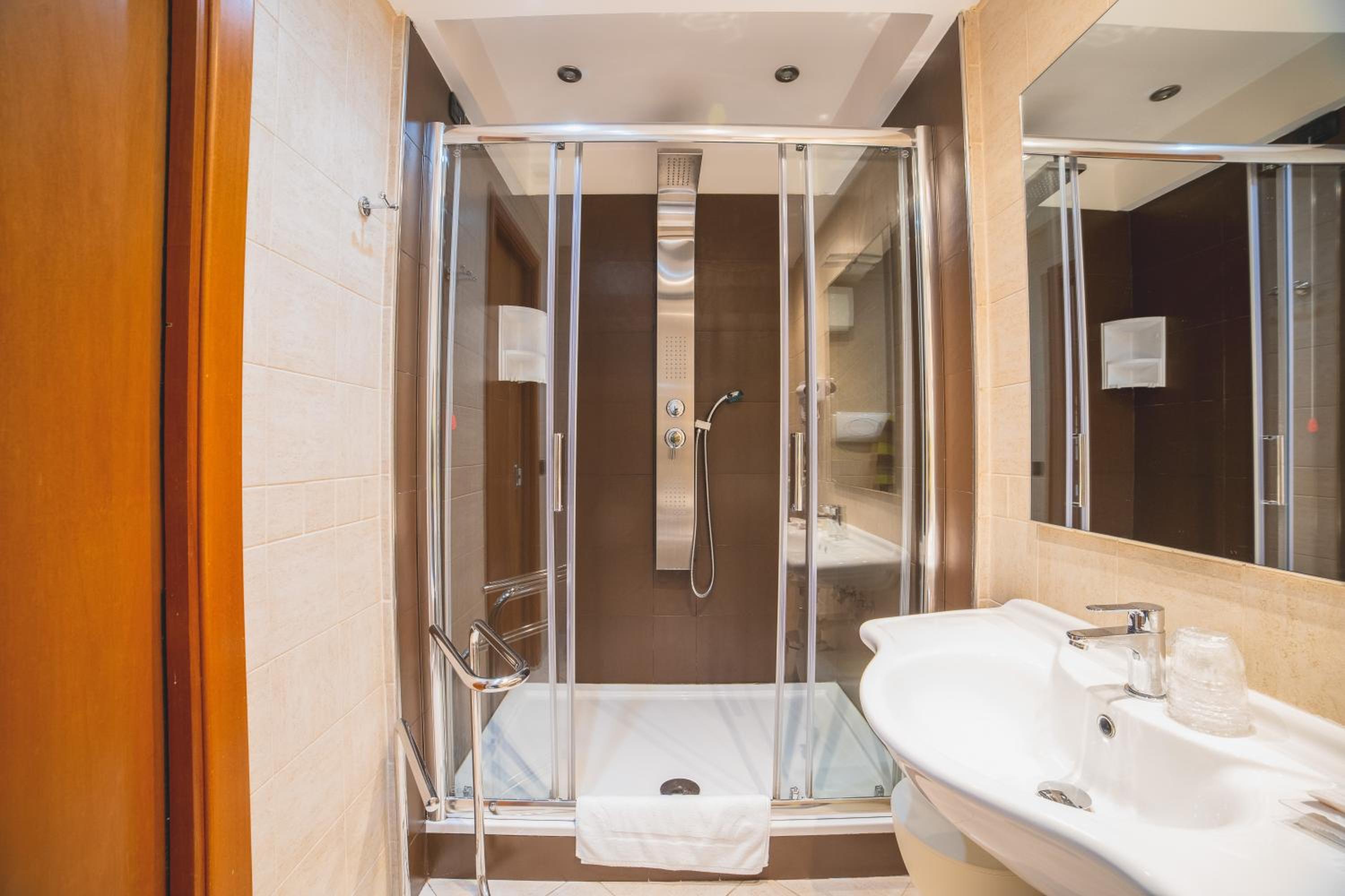 Junior Suite with Sea View - Photo 2