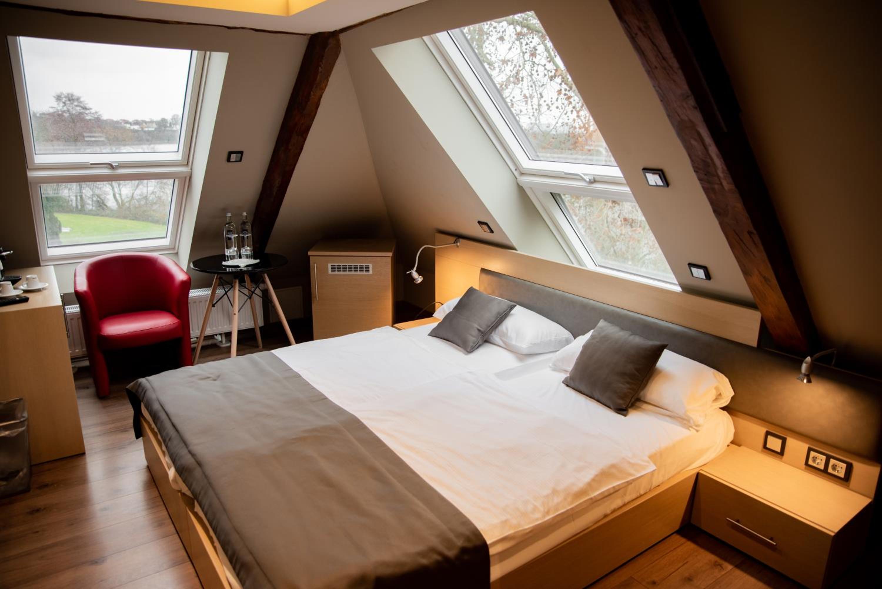 Standard Double Room - Photo 32