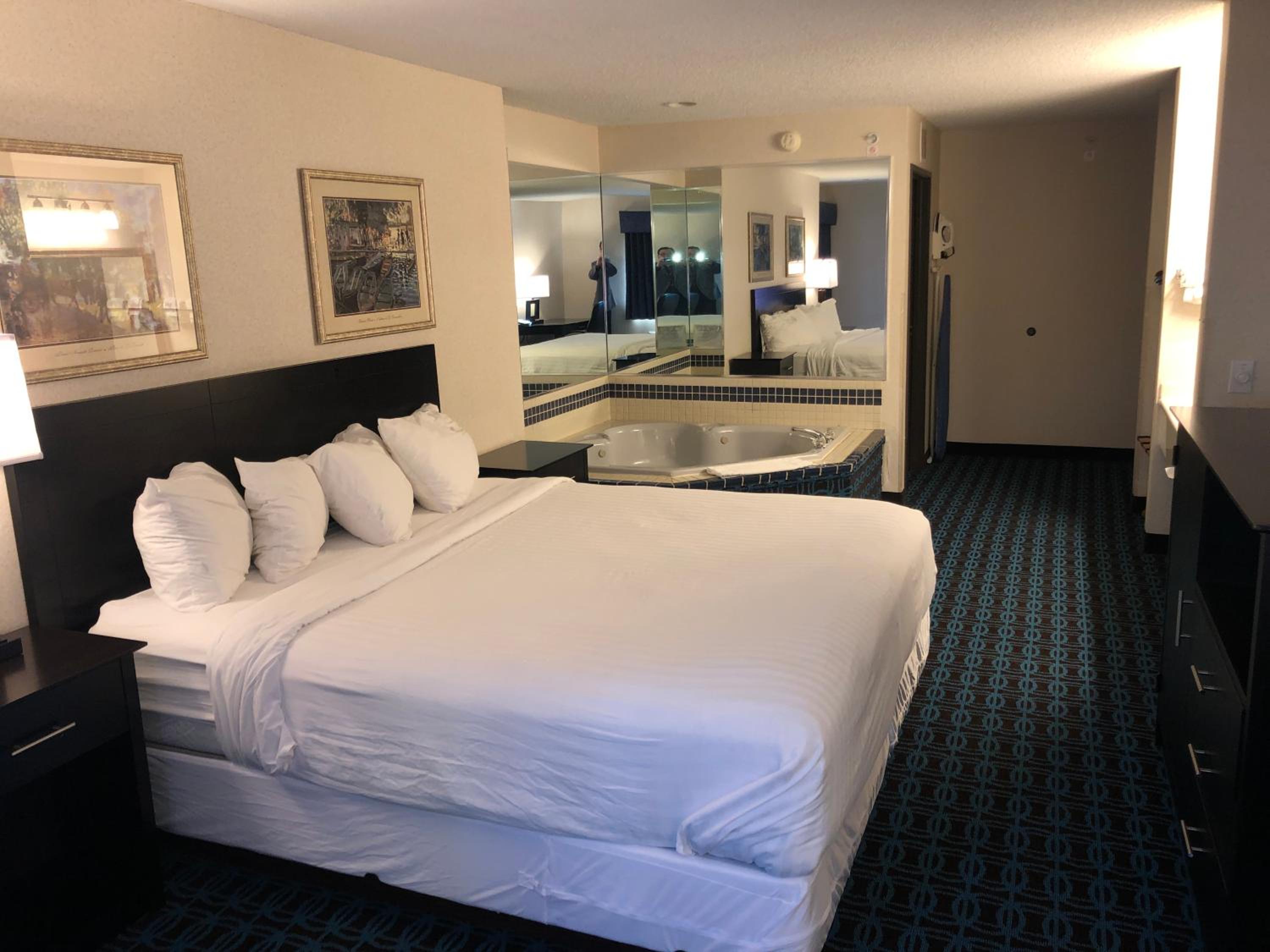 King Suite - Photo 2