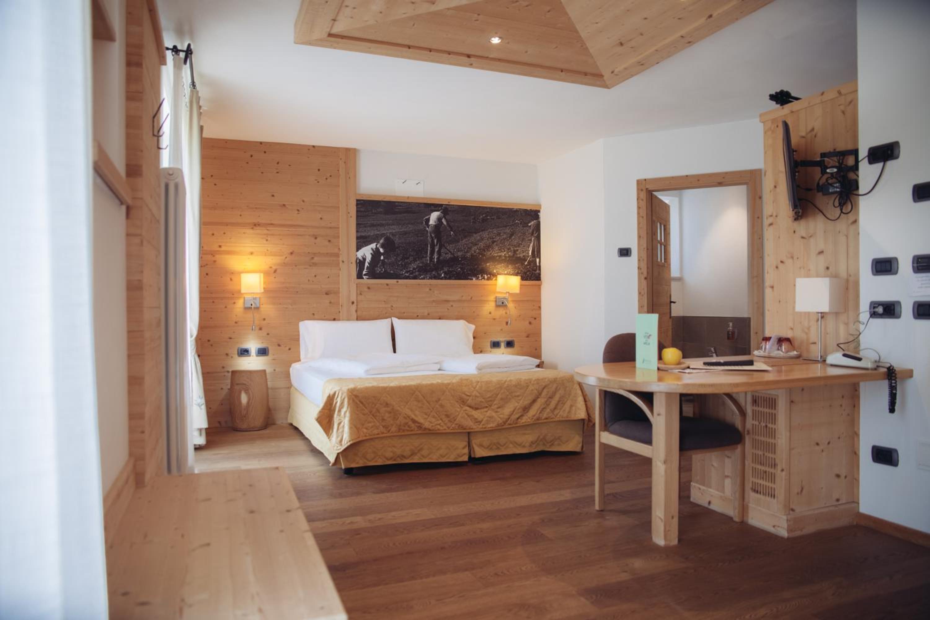 Standard Double Suite