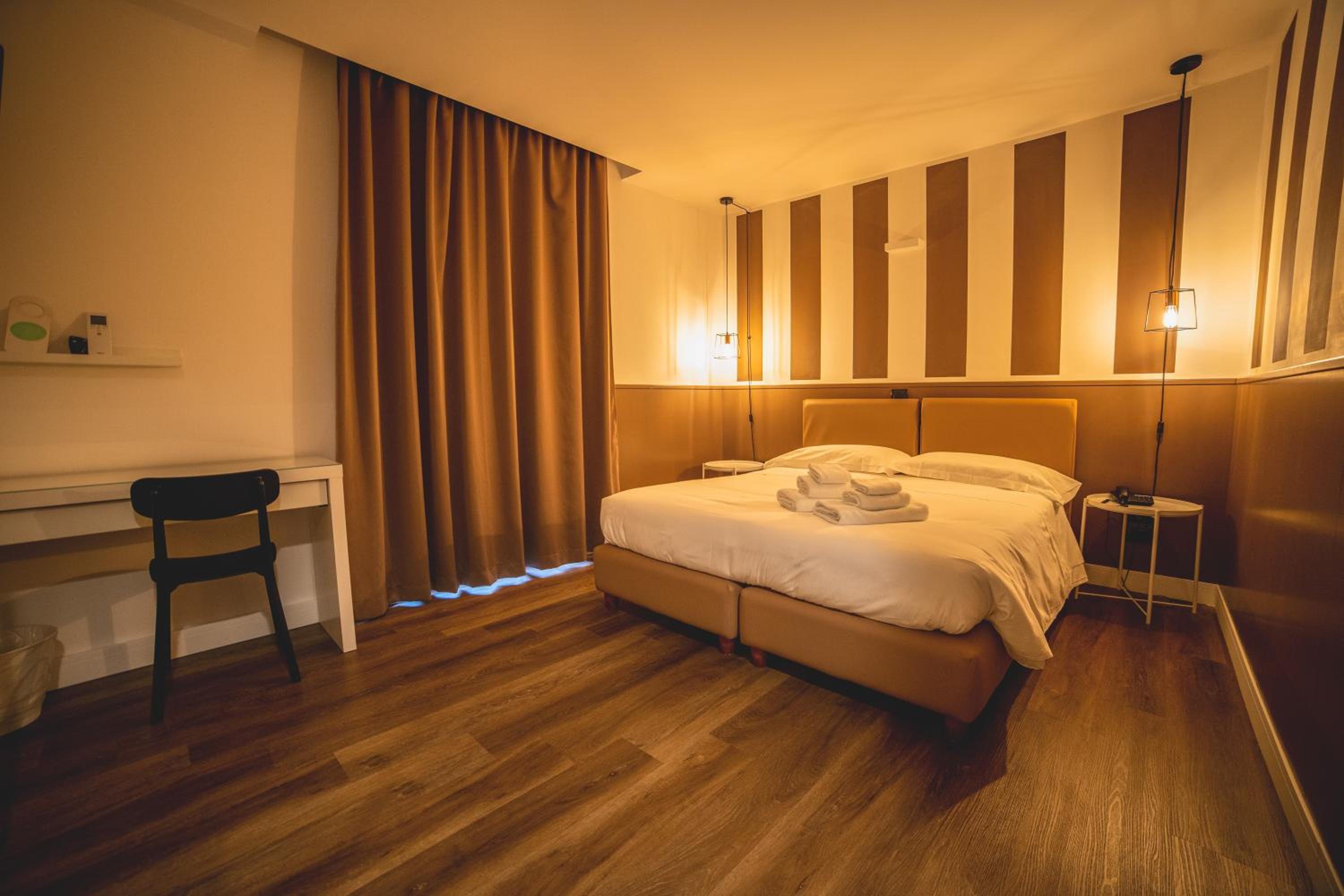 Standard Double Room - Photo 1