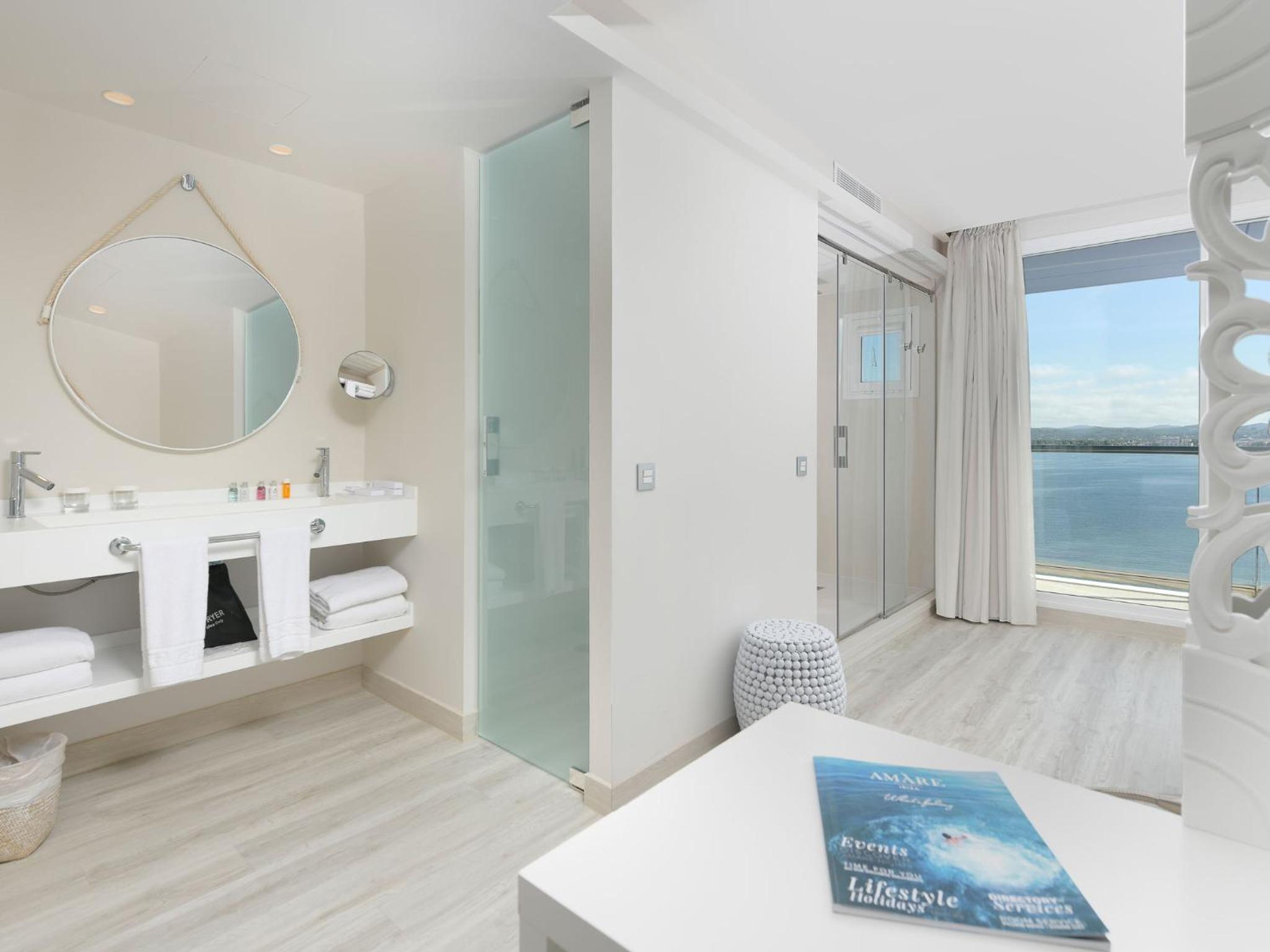 Deluxe Suite with Sea View The One Dolce Vita  - Photo 2
