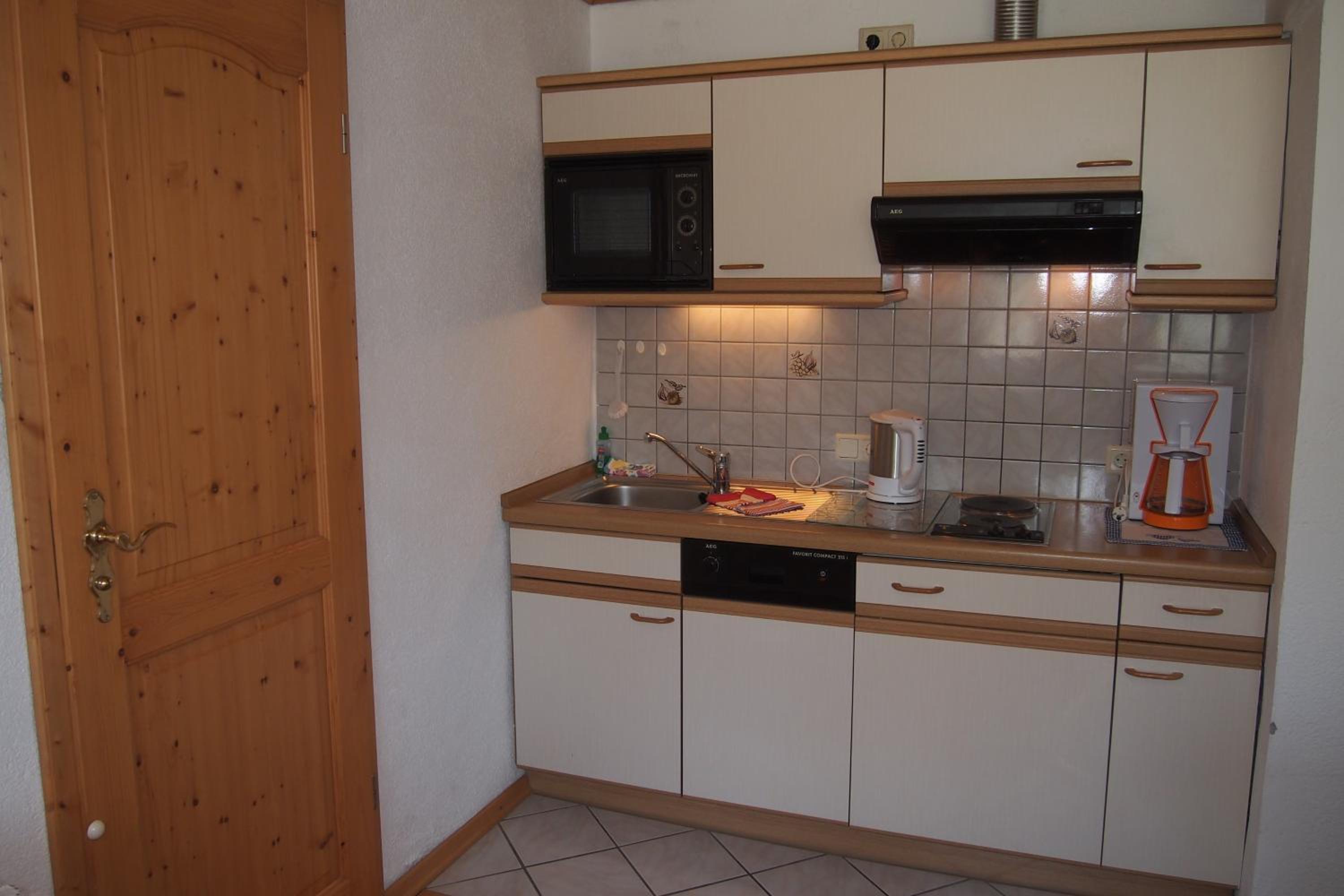 One-Bedroom Apartment - Photo 4