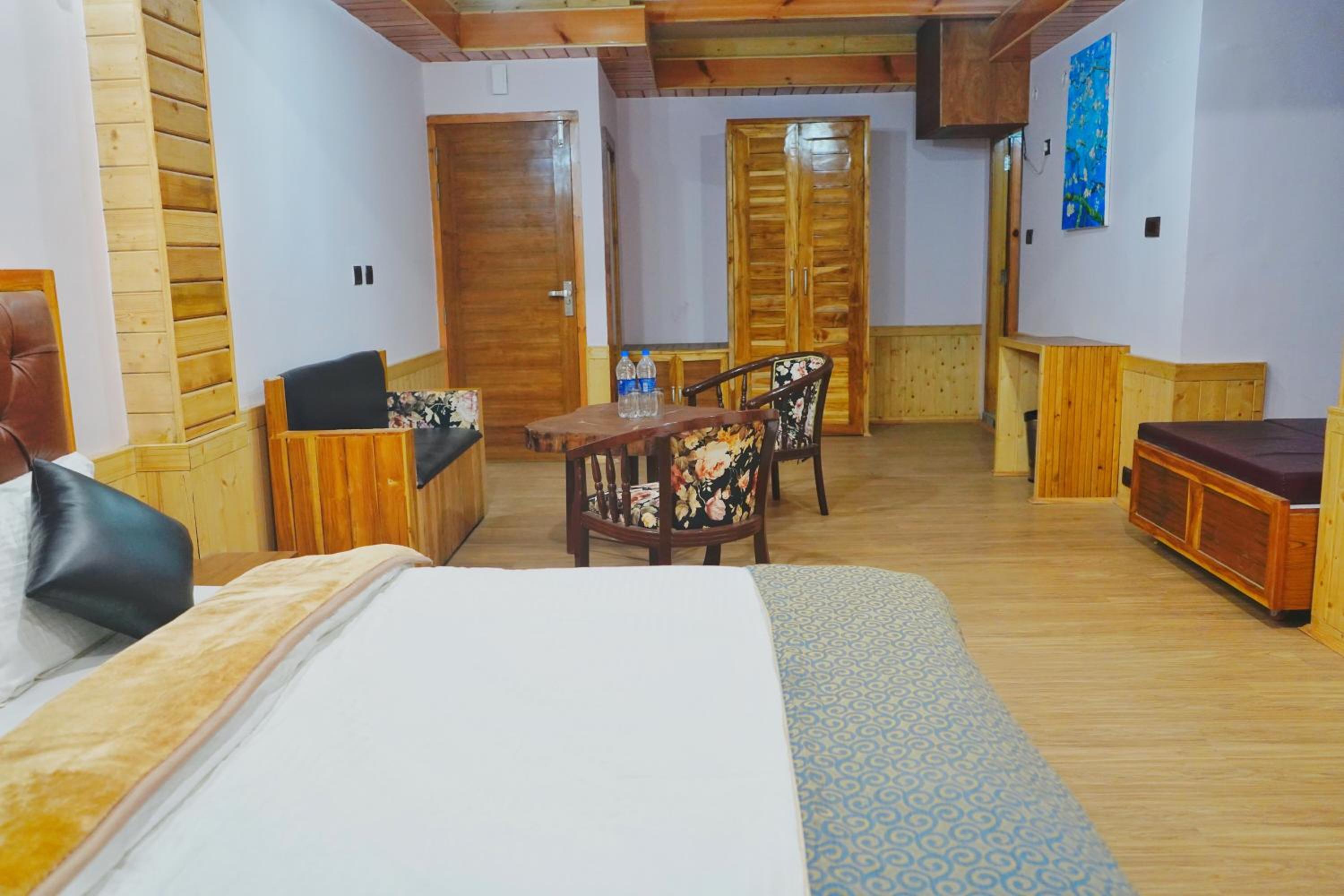 Superior King Room - Photo 5