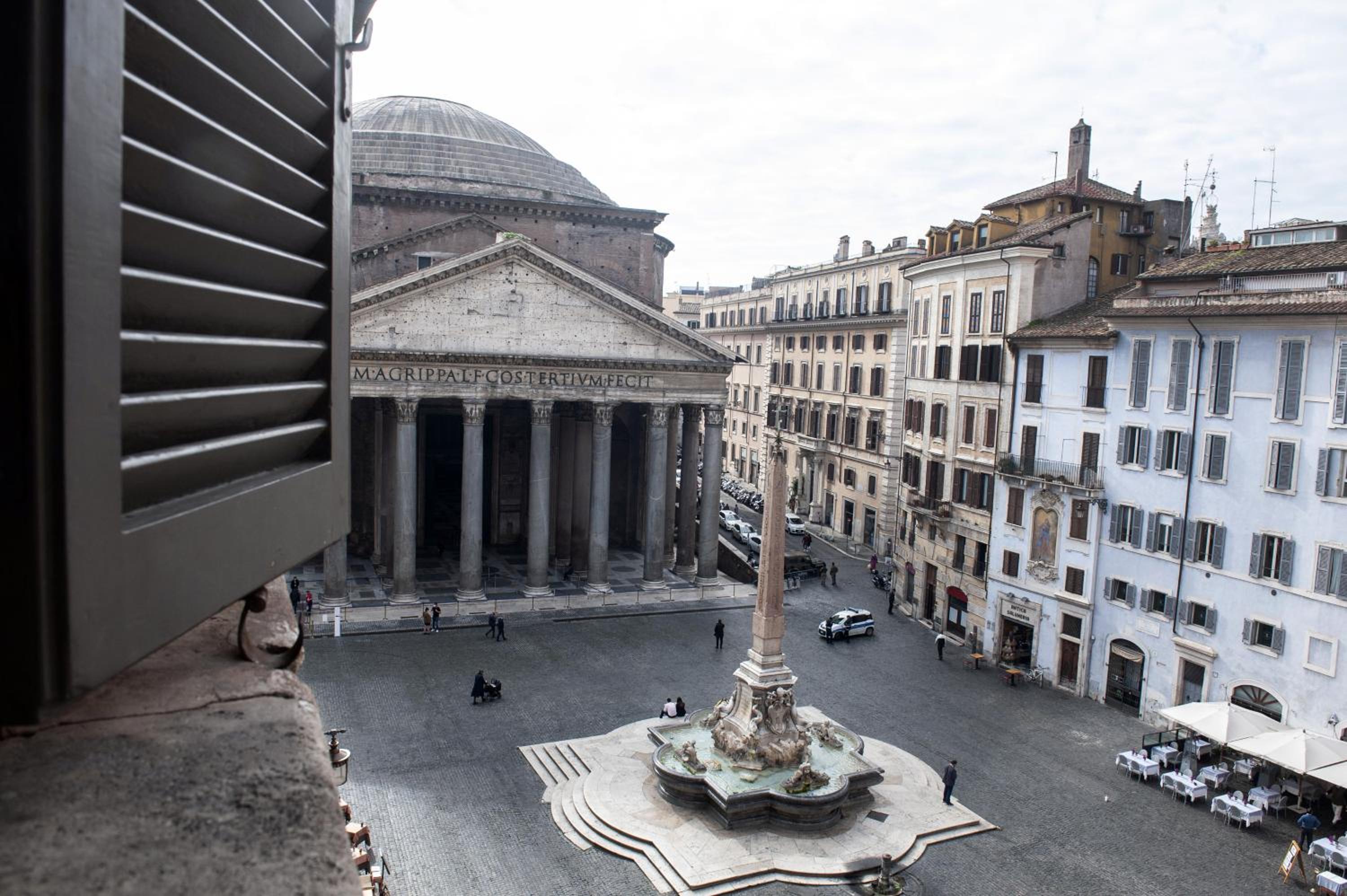 Prestige Double Room Pantheon Square View thumbnail 6