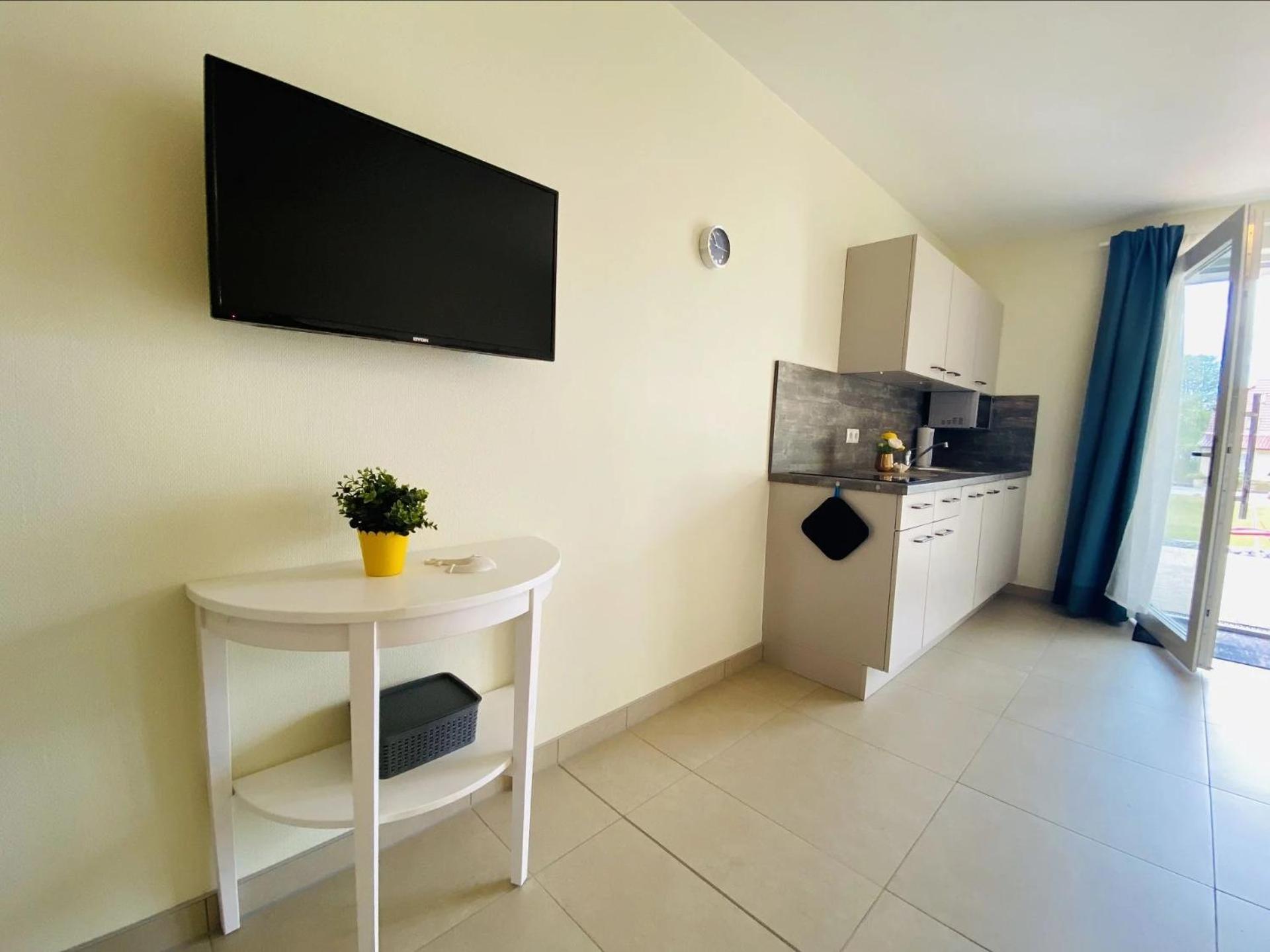 Apartment photo 3