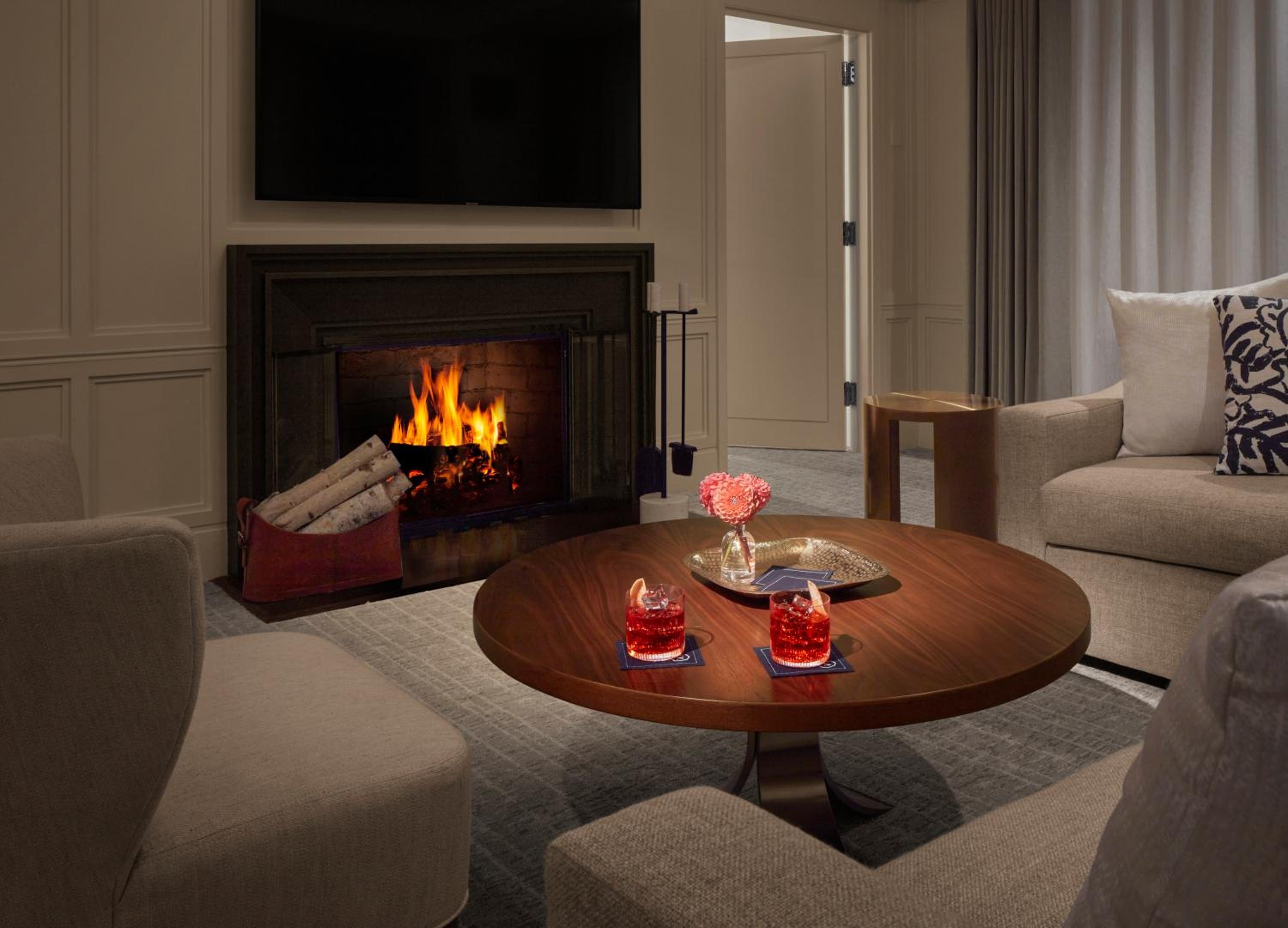 Deluxe King Suite