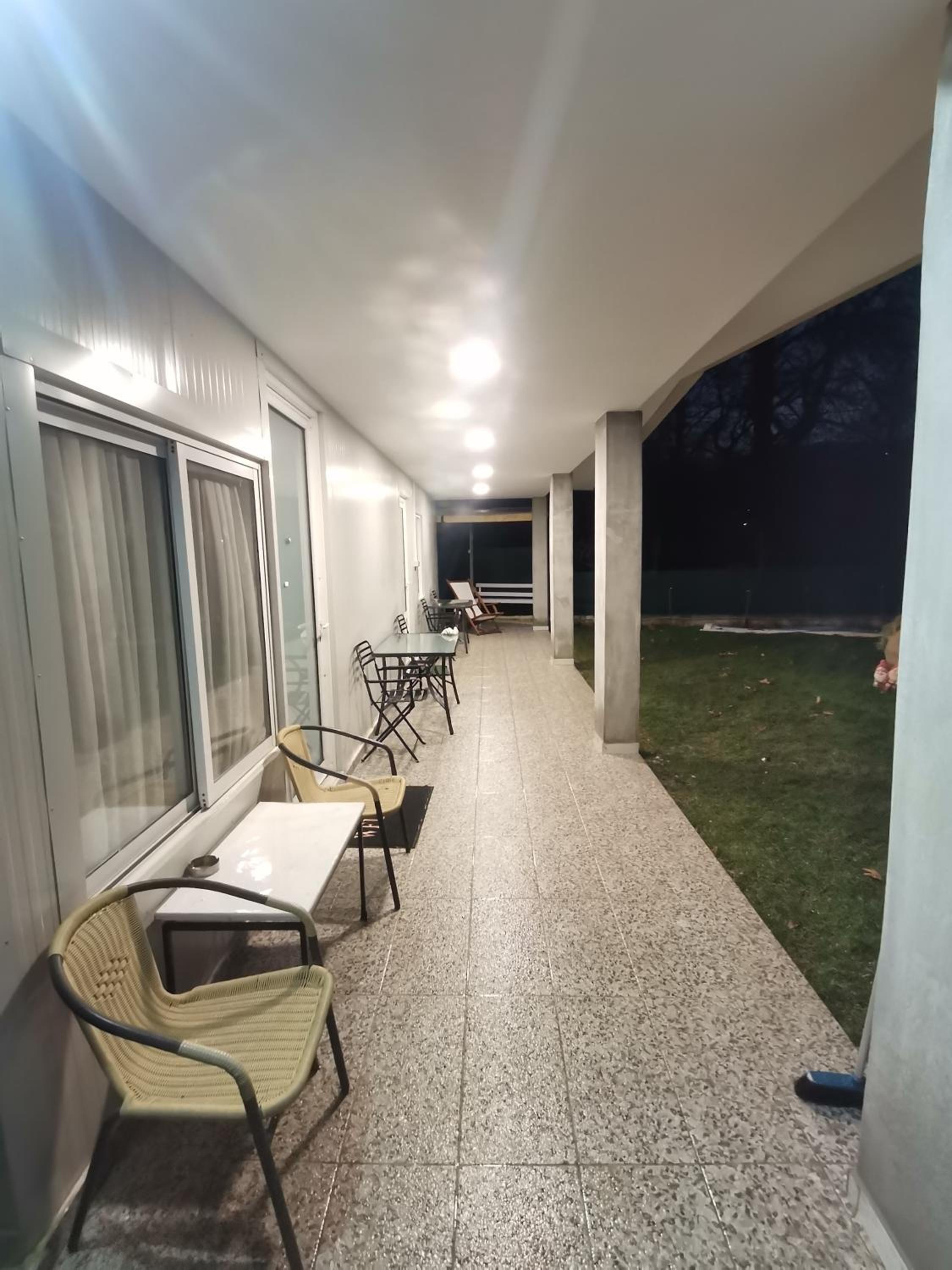 One-Bedroom Bungalow - Photo 10
