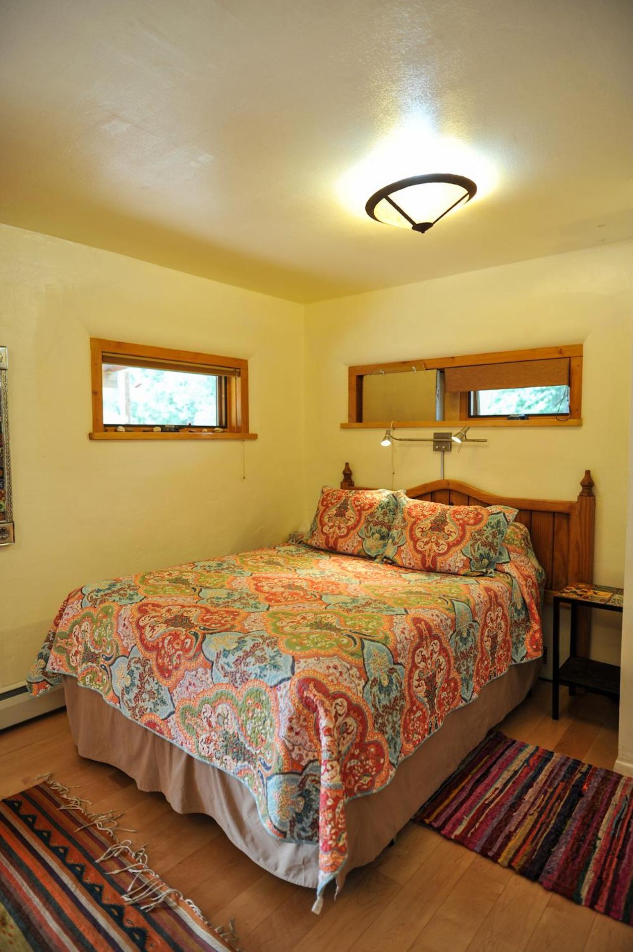 One-Bedroom Apartment - Photo 1