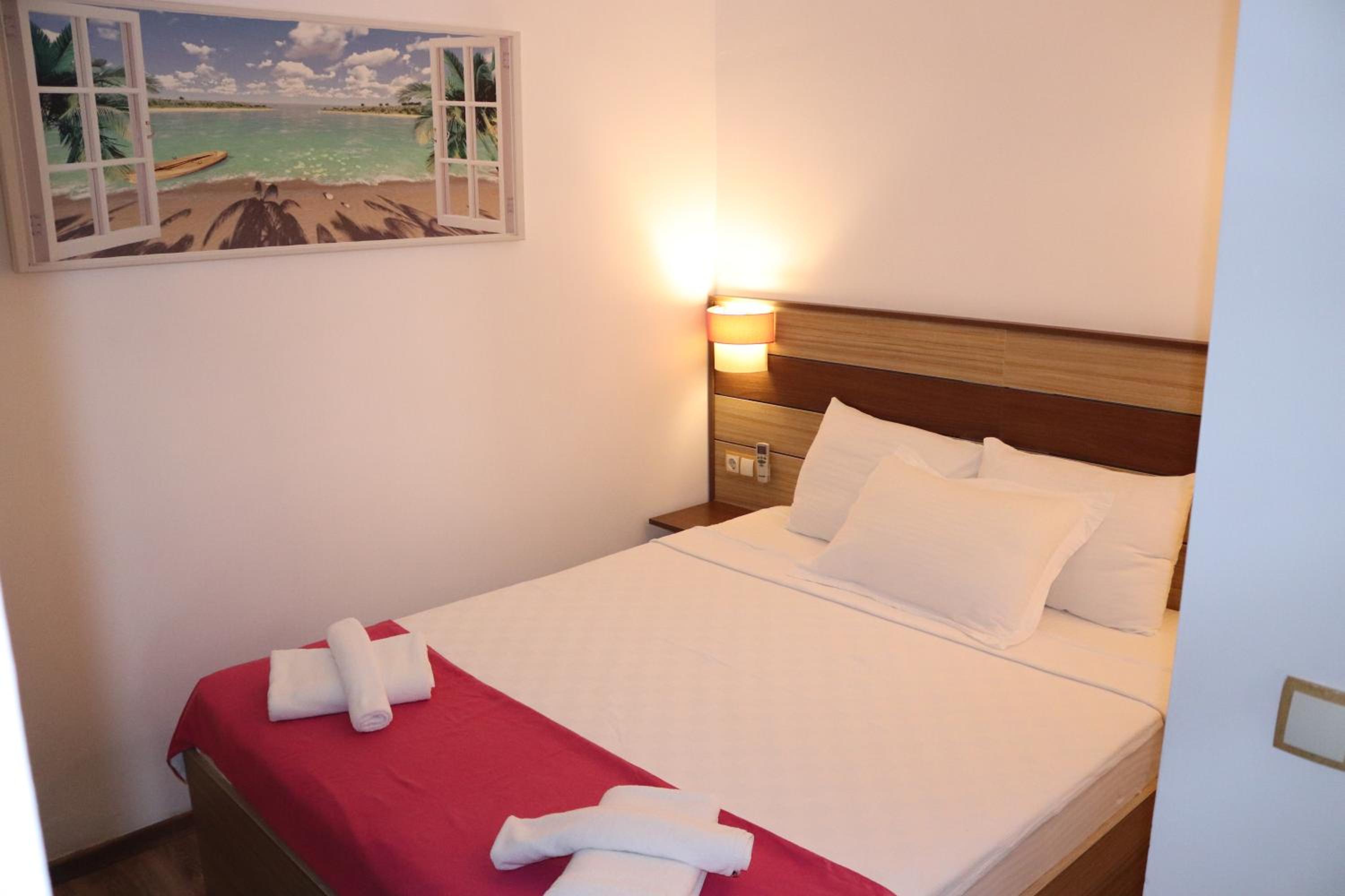 Economy Double Room photo 2