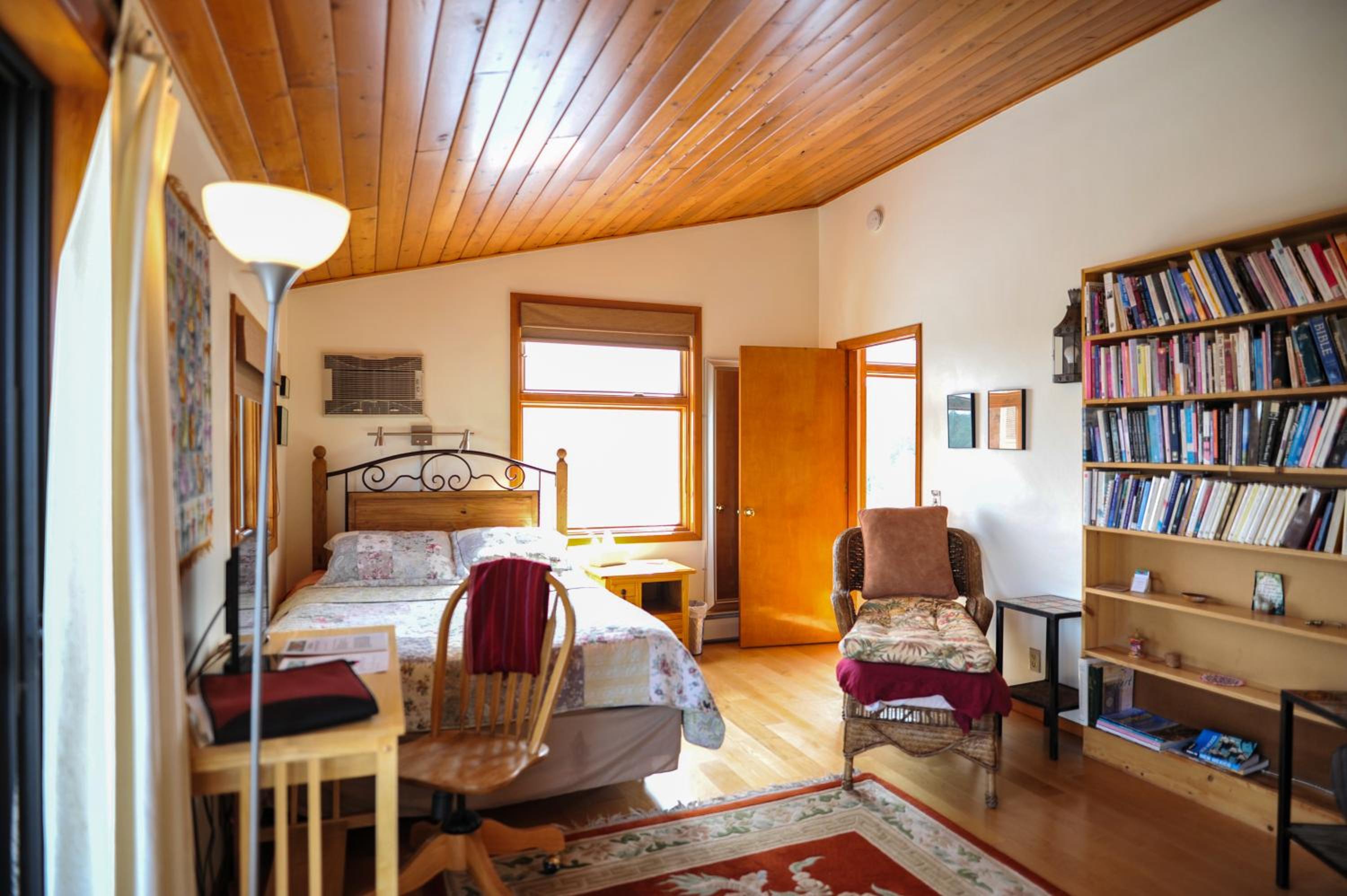 Two-Bedroom Apartment - Photo 23
