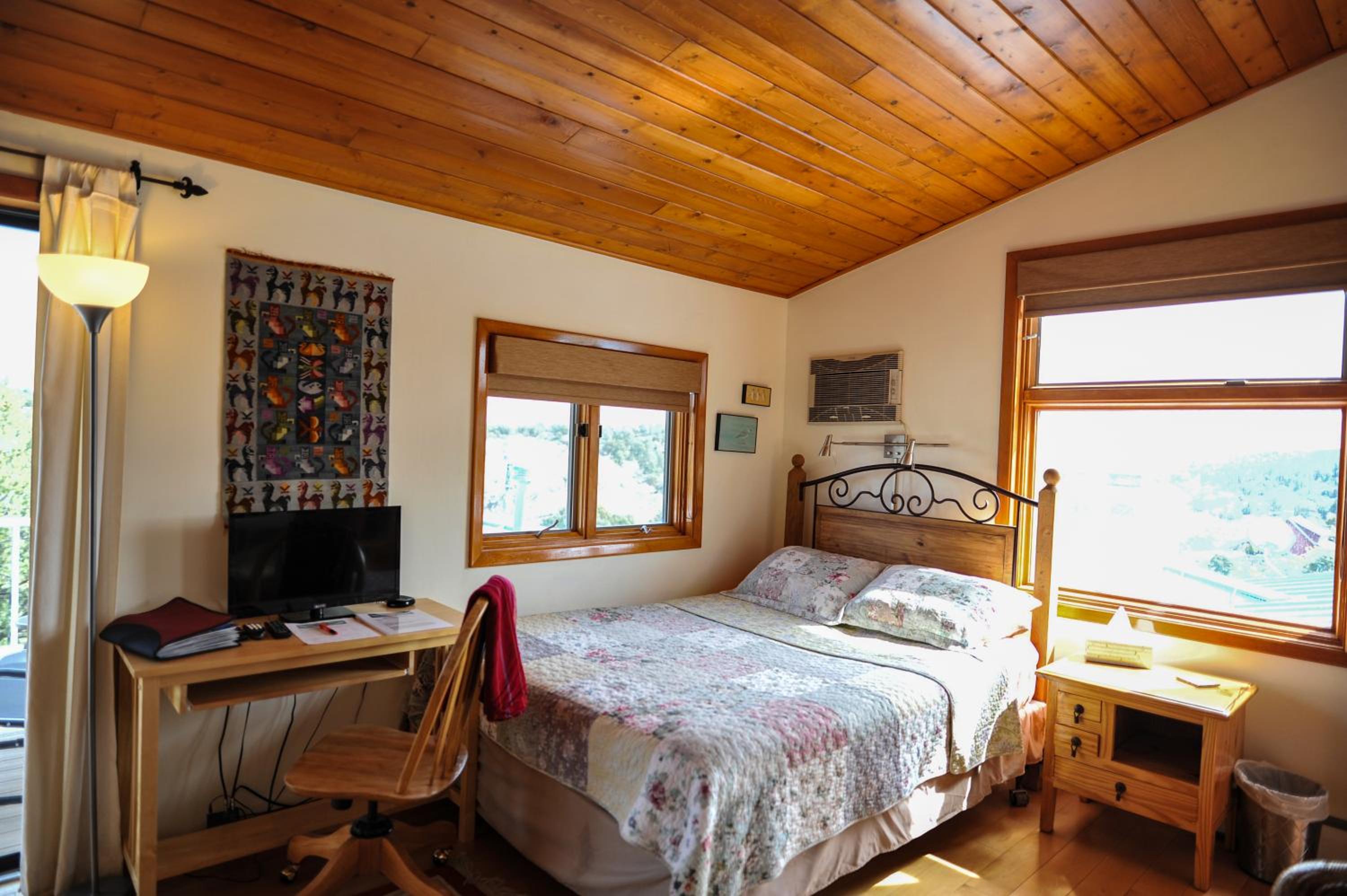 Two-Bedroom Apartment - Photo 21