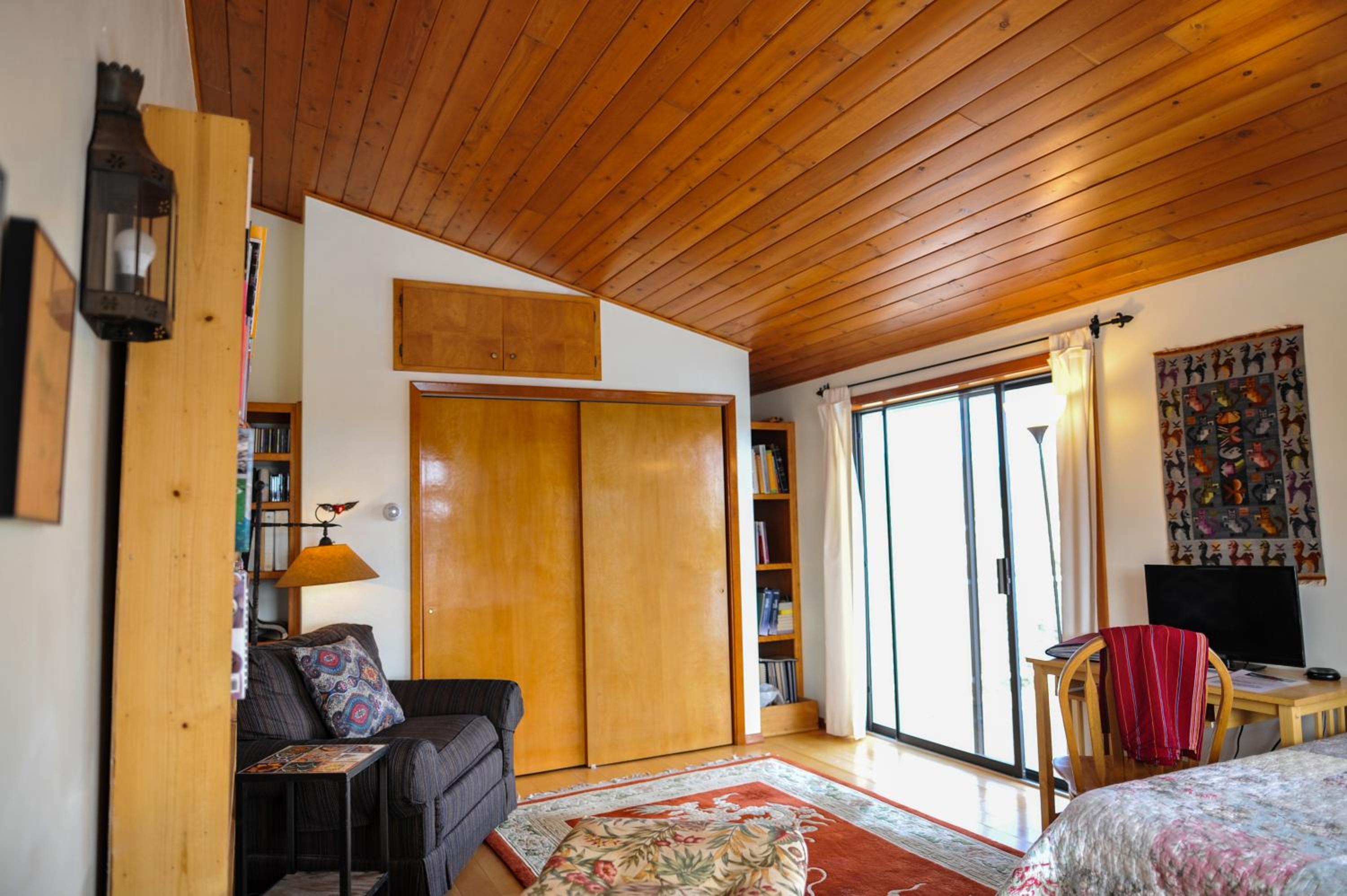 Two-Bedroom Apartment - Photo 22