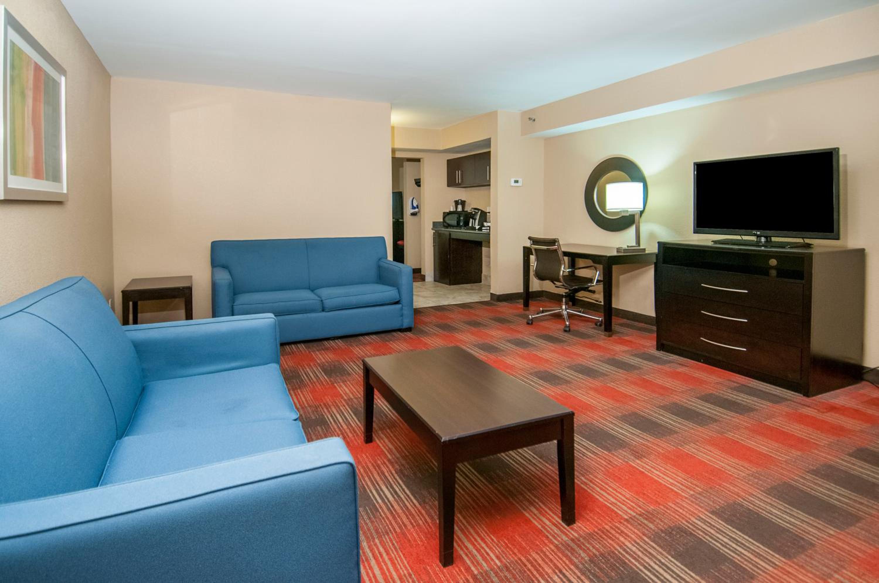 Suite with Two Queen Beds - Photo 8