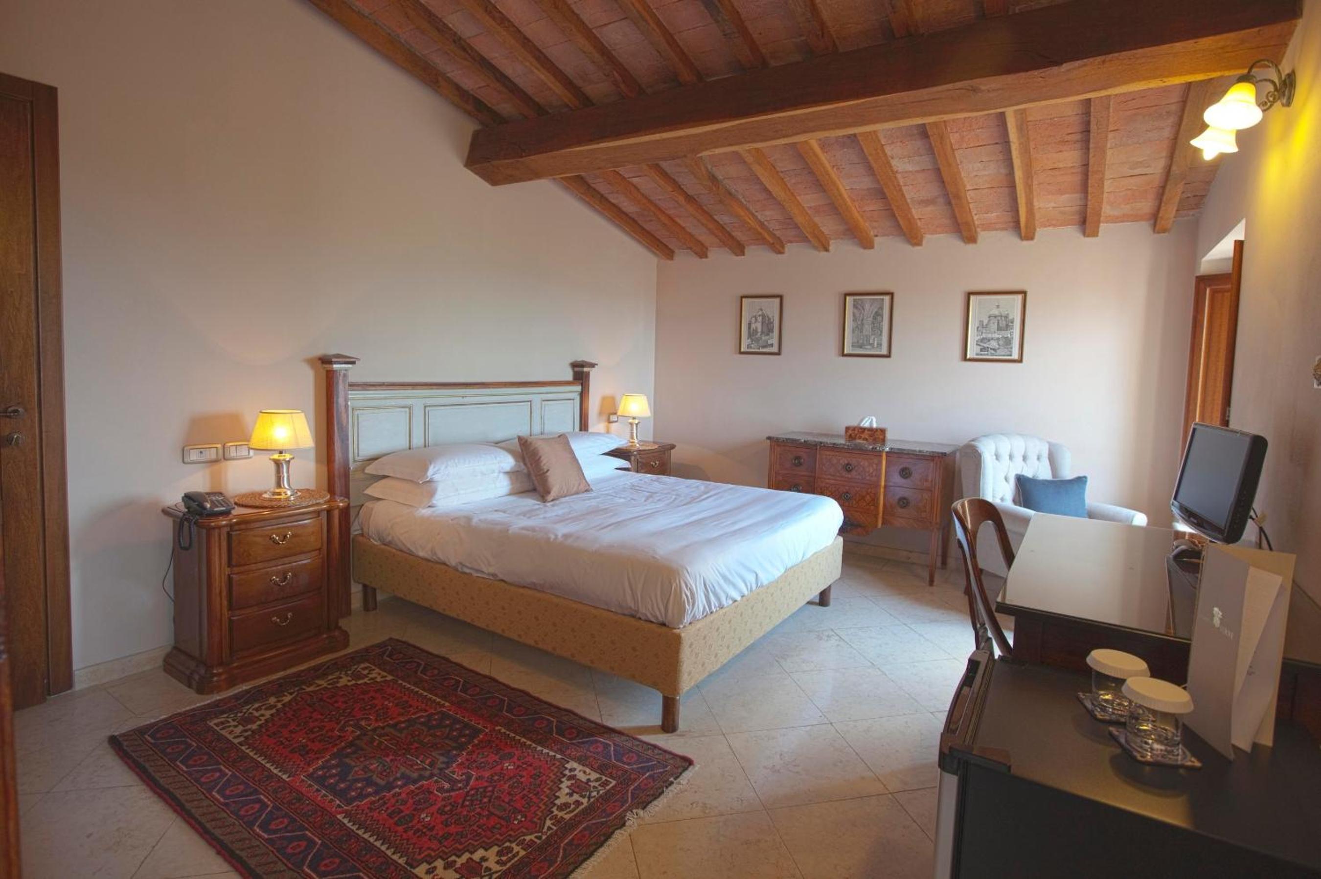 Deluxe Double Room photo 3