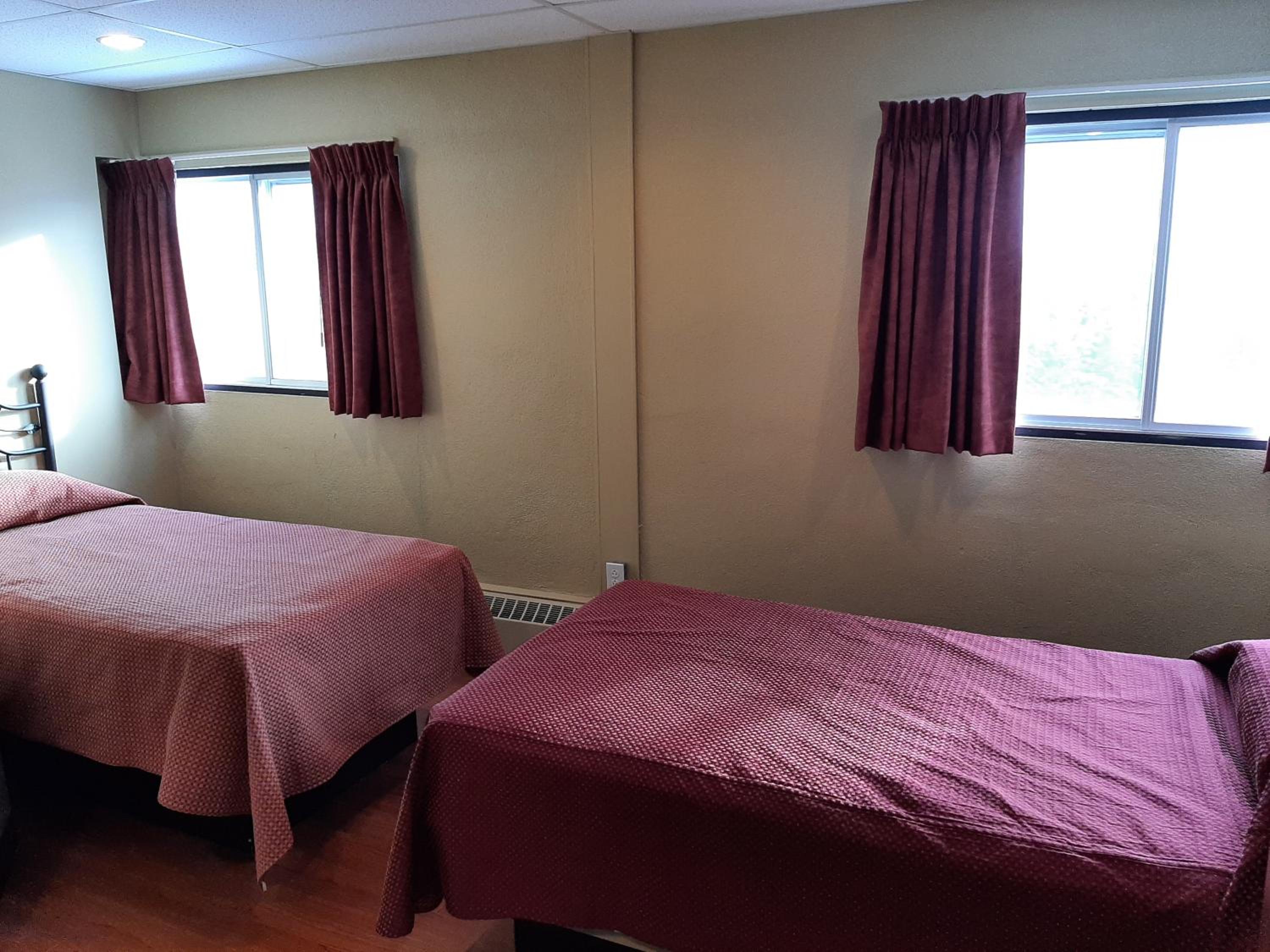 Twin Room with Bathroom photo 1