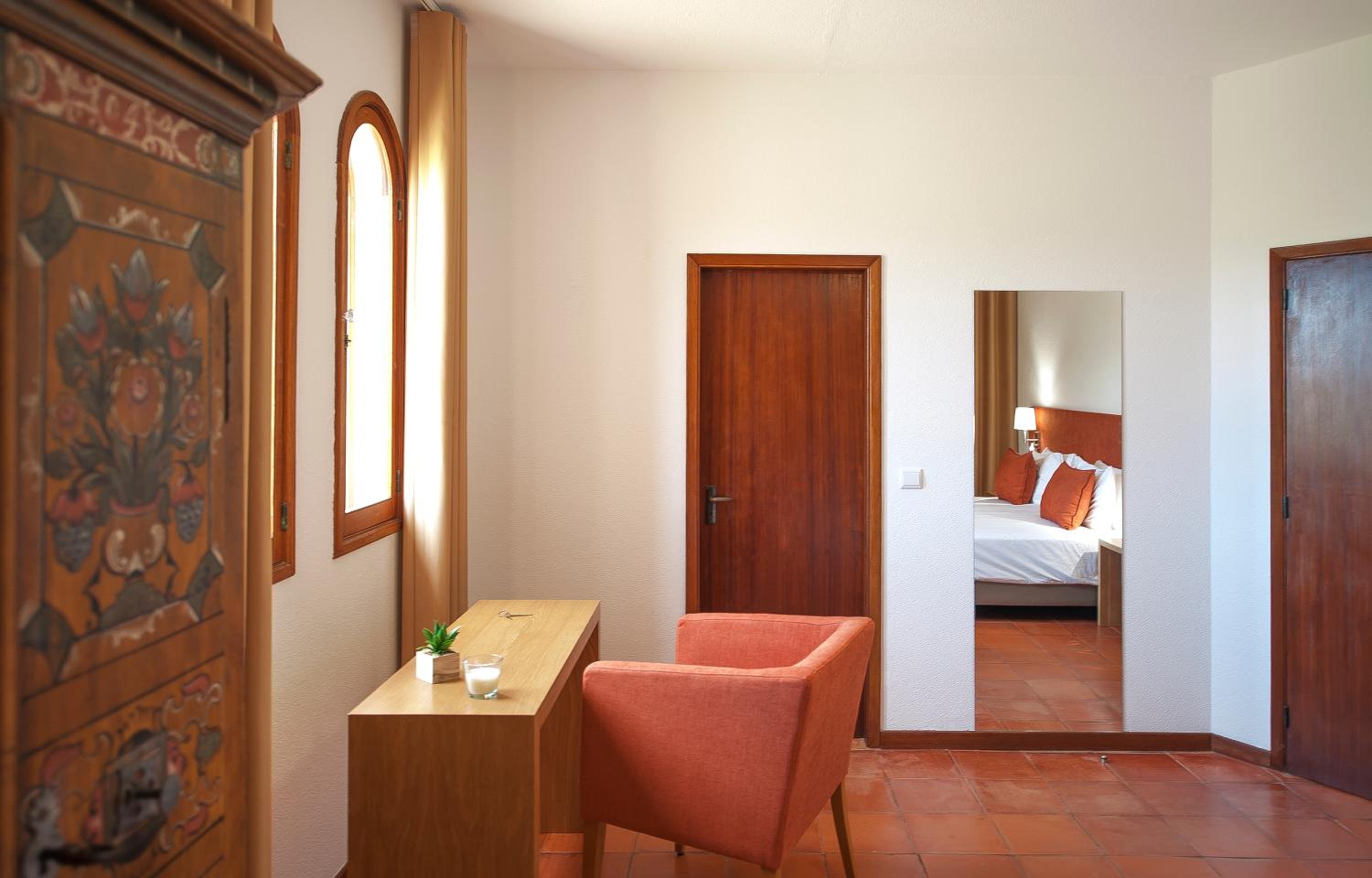 Standard King Room photo 2