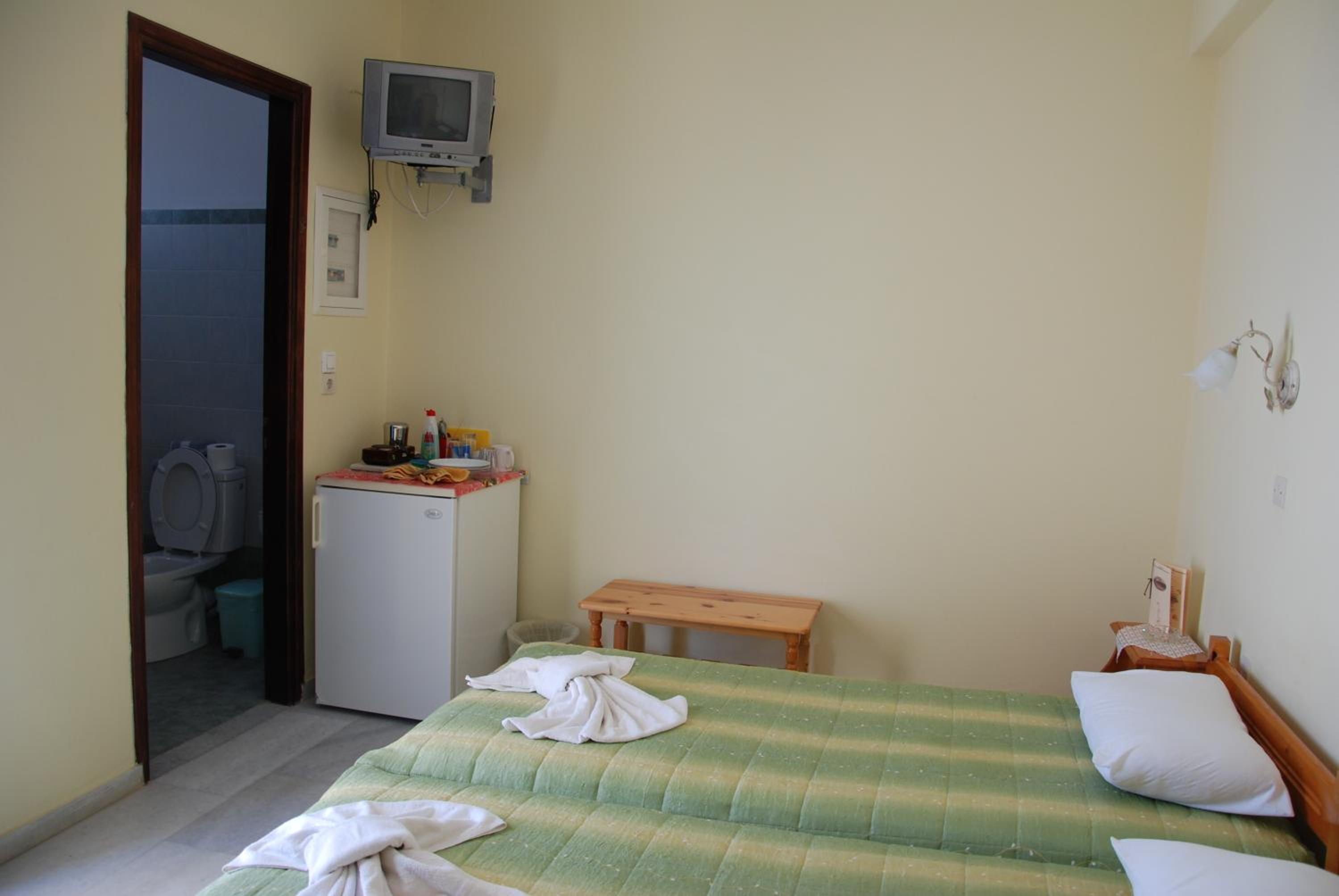 Double or Twin Room photo 3