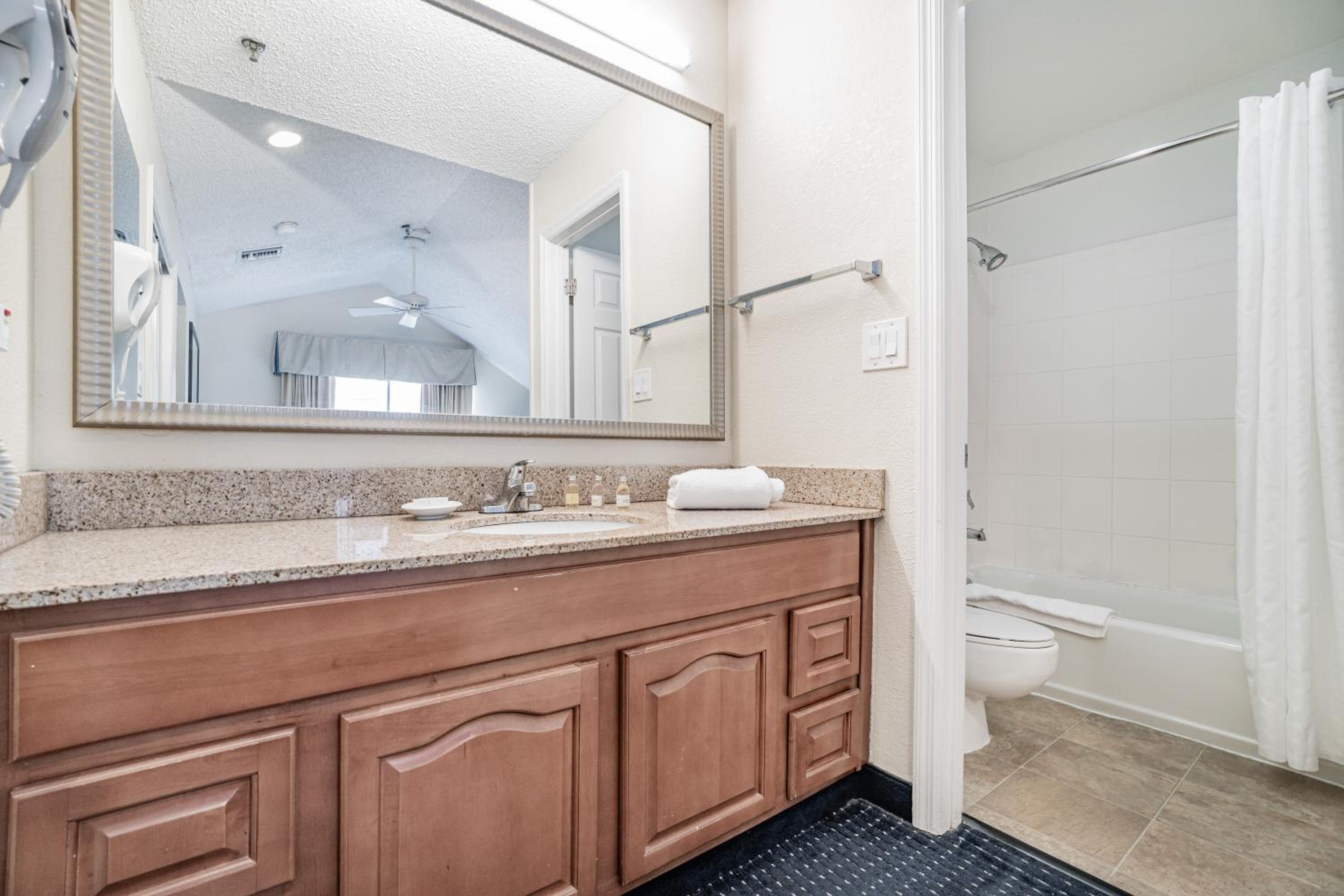 Doral Inn & Suites Miami Airport West — photo 90
