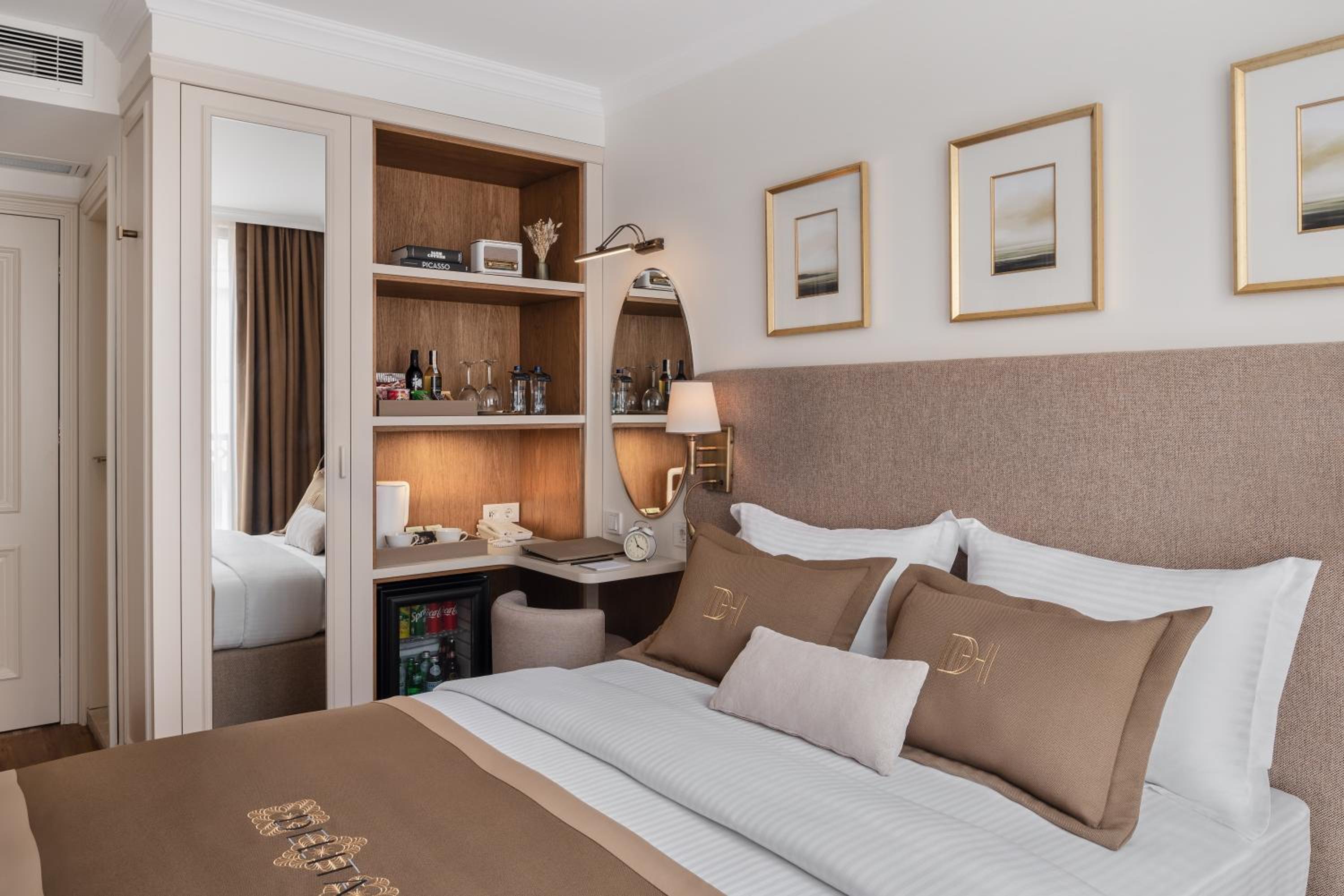 Economy Double Room photo 1