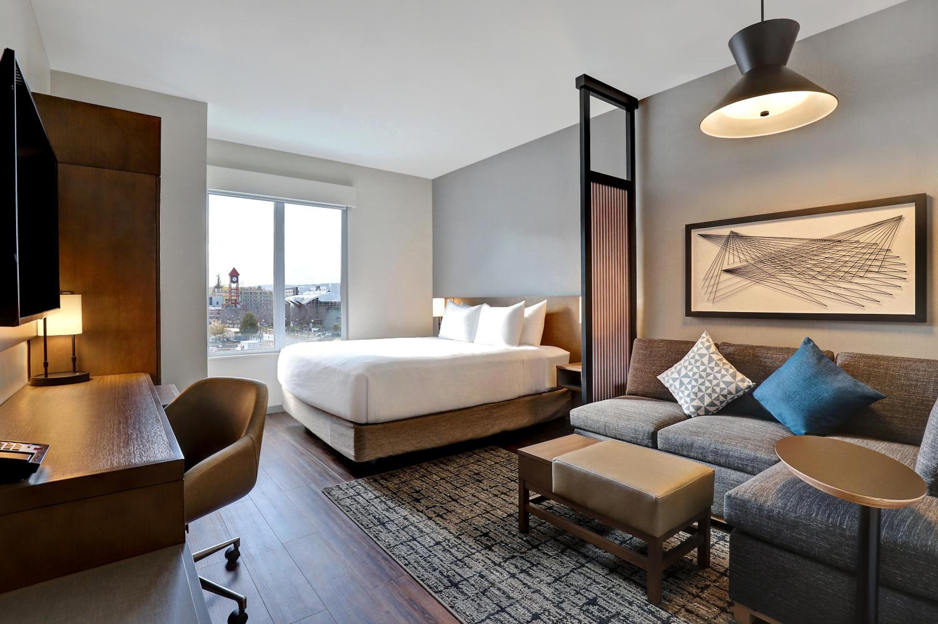 King Room with Sofa Bed - Photo 1