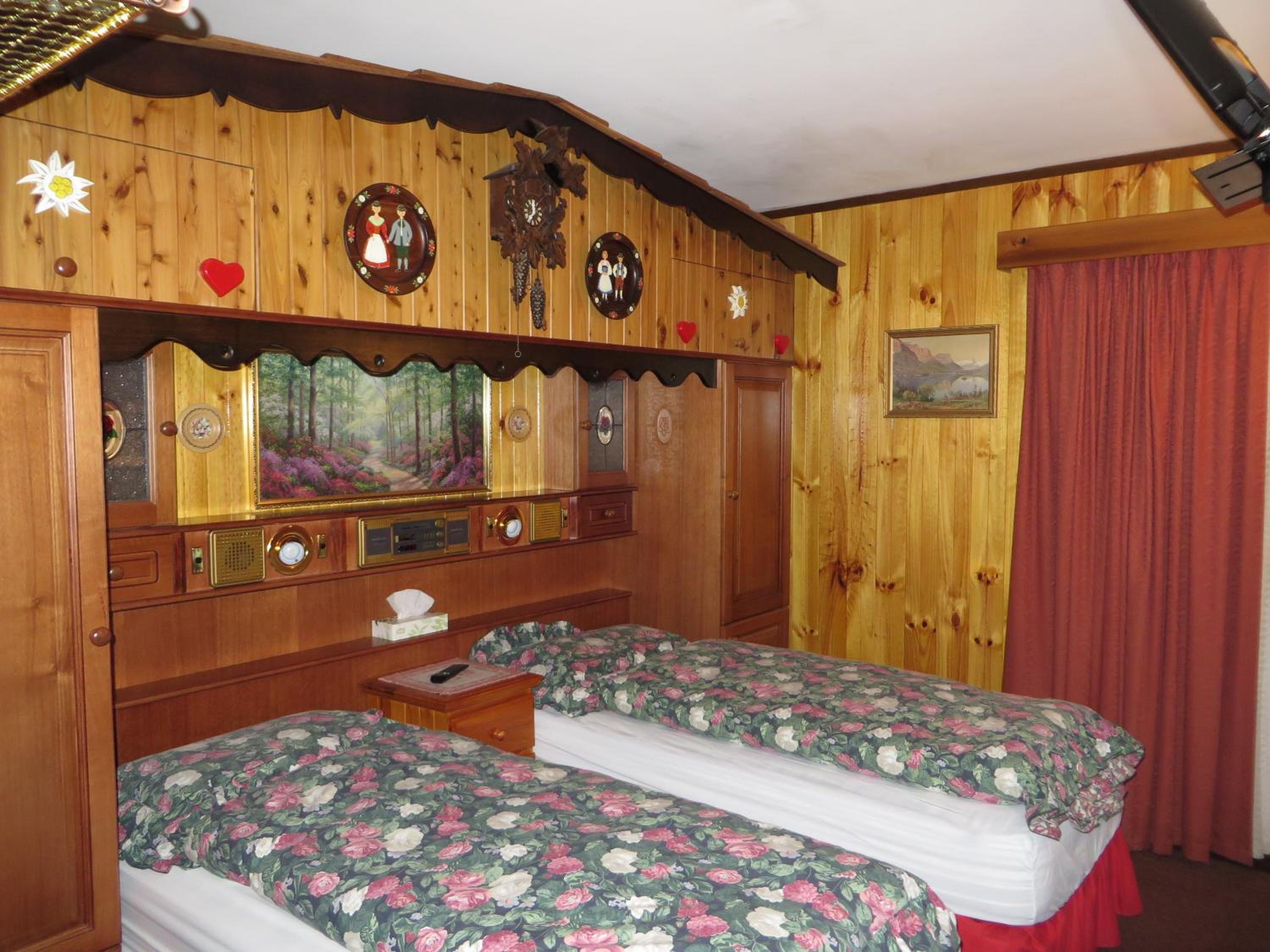 Deluxe Twin Share Room photo 2