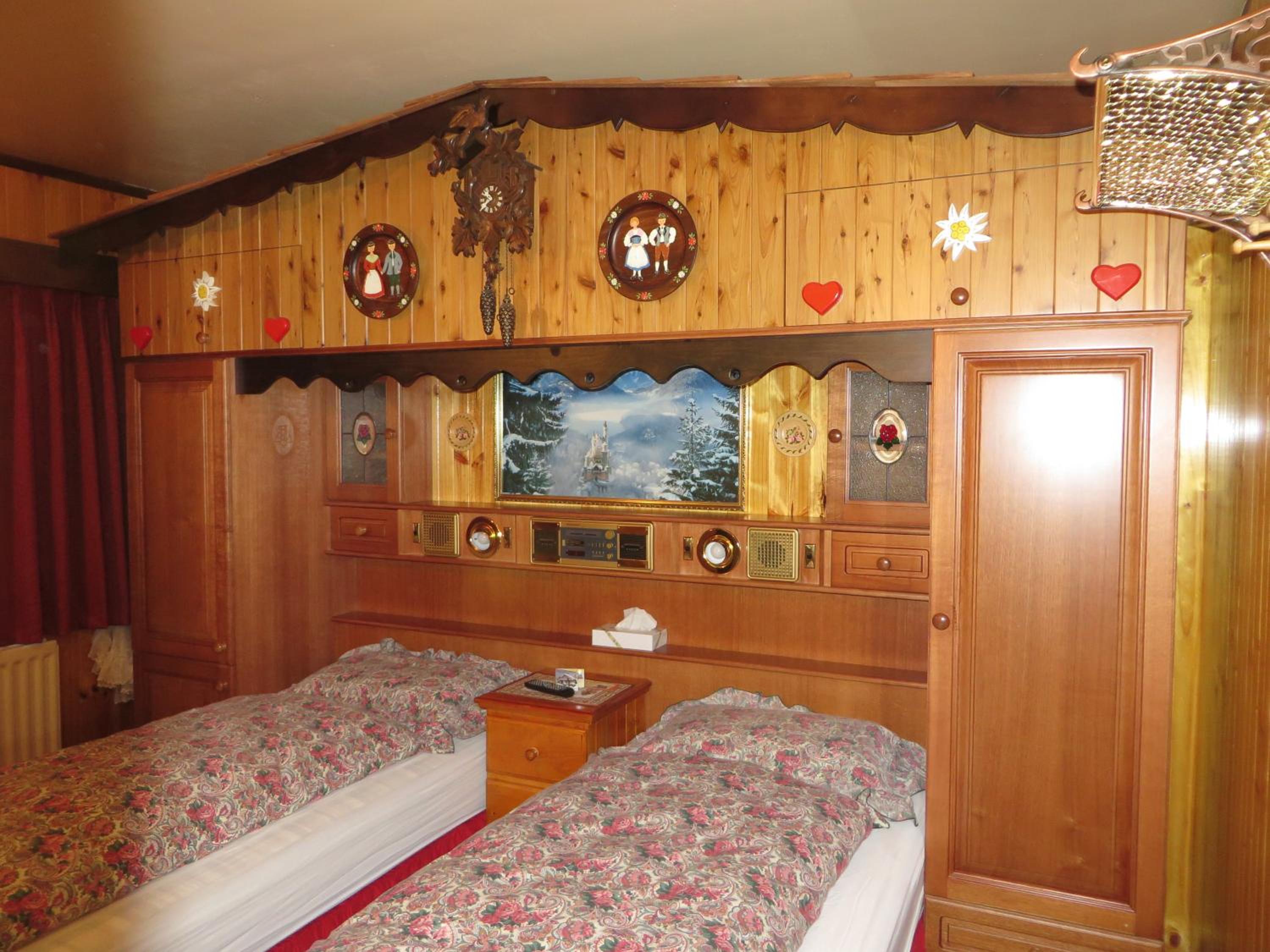 Deluxe Twin Share Room photo 1