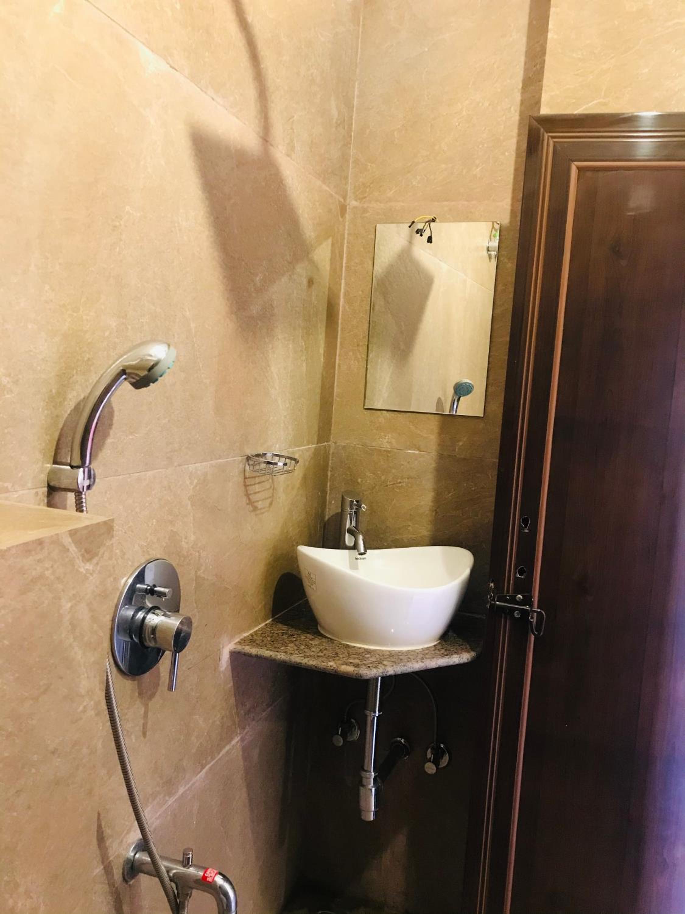 Standard Double Room with Fan - Photo 2