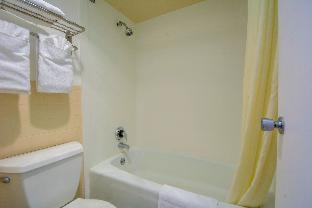 King Room - Non-Smoking - Photo 7