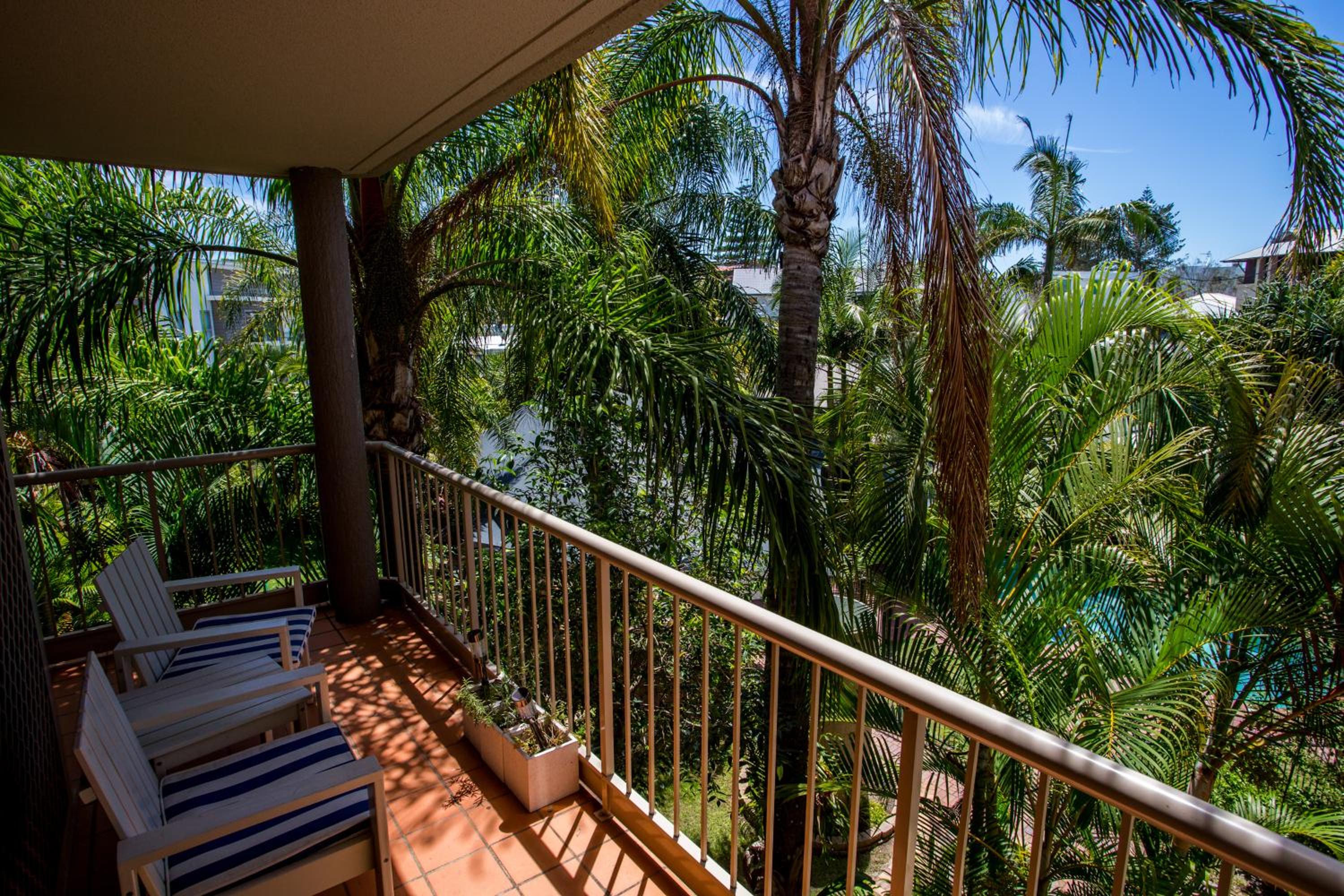 Three-Bedroom Apartment with Garden View - Non Smoking - Photo 2
