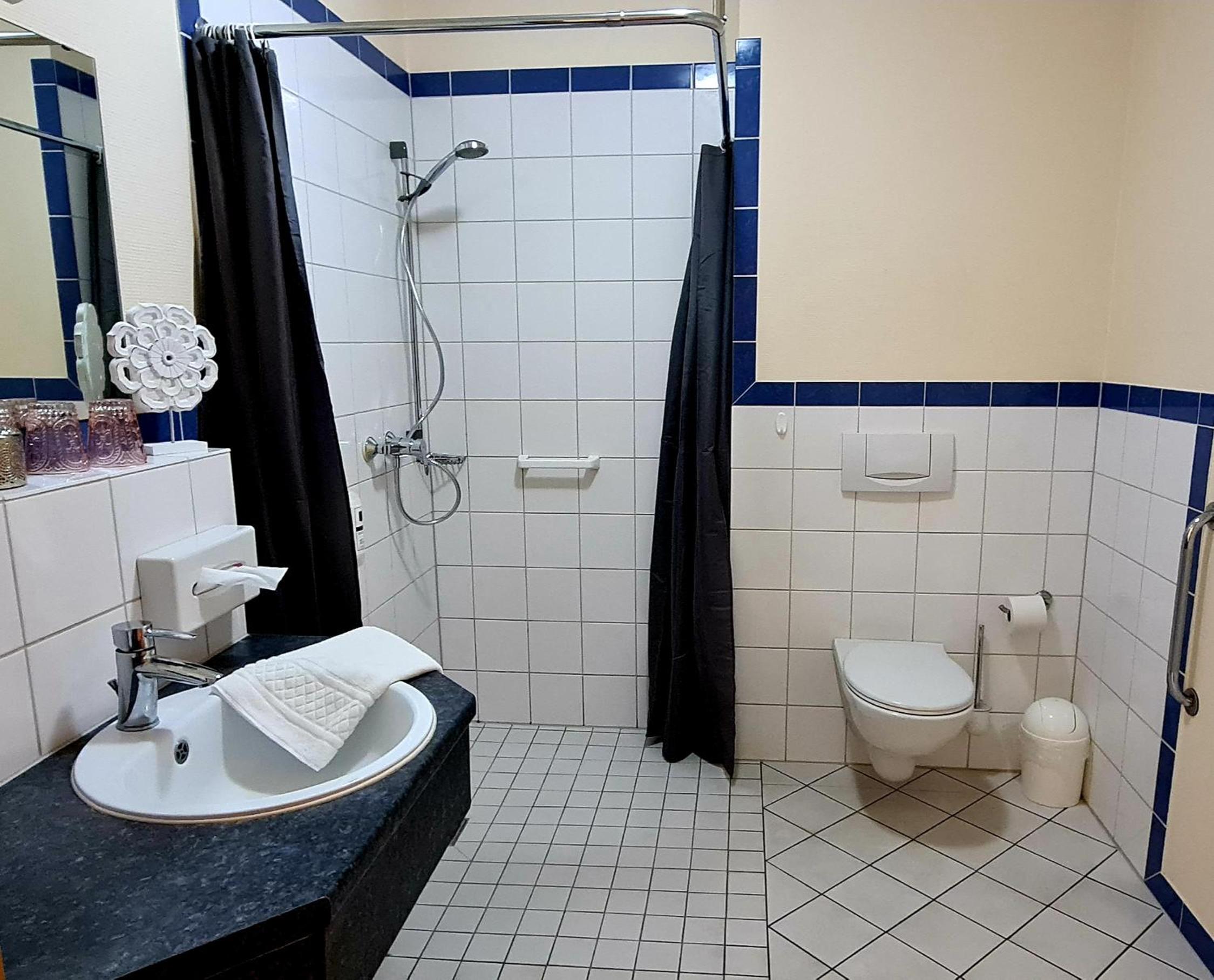 Double Room - Photo 6