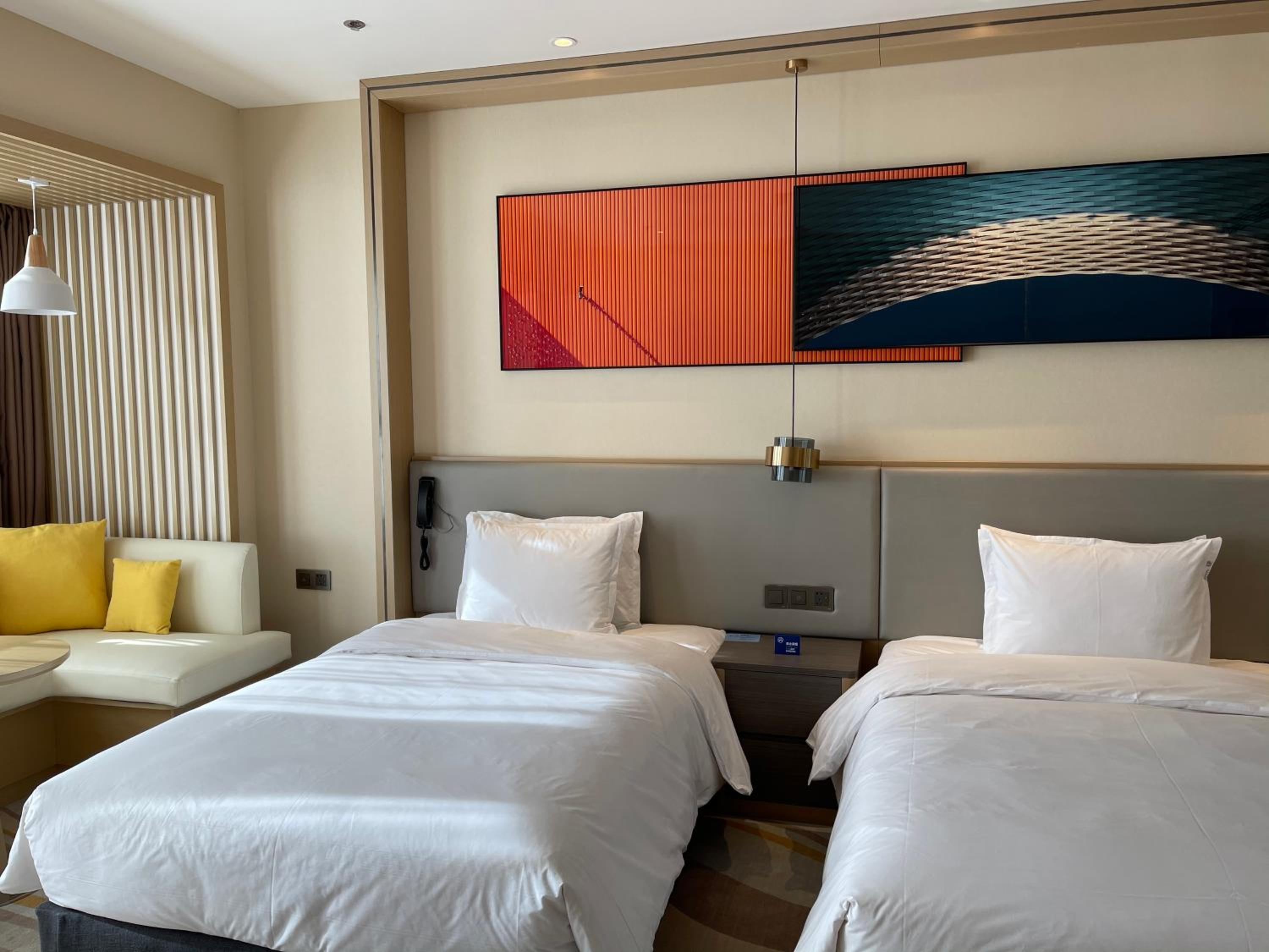High Floor Standard Twin Room photo 1