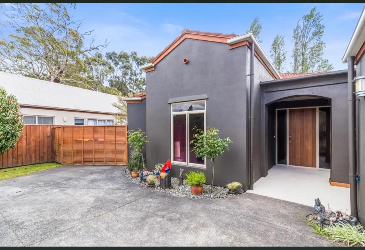 Four-Bedroom House - Photo 2