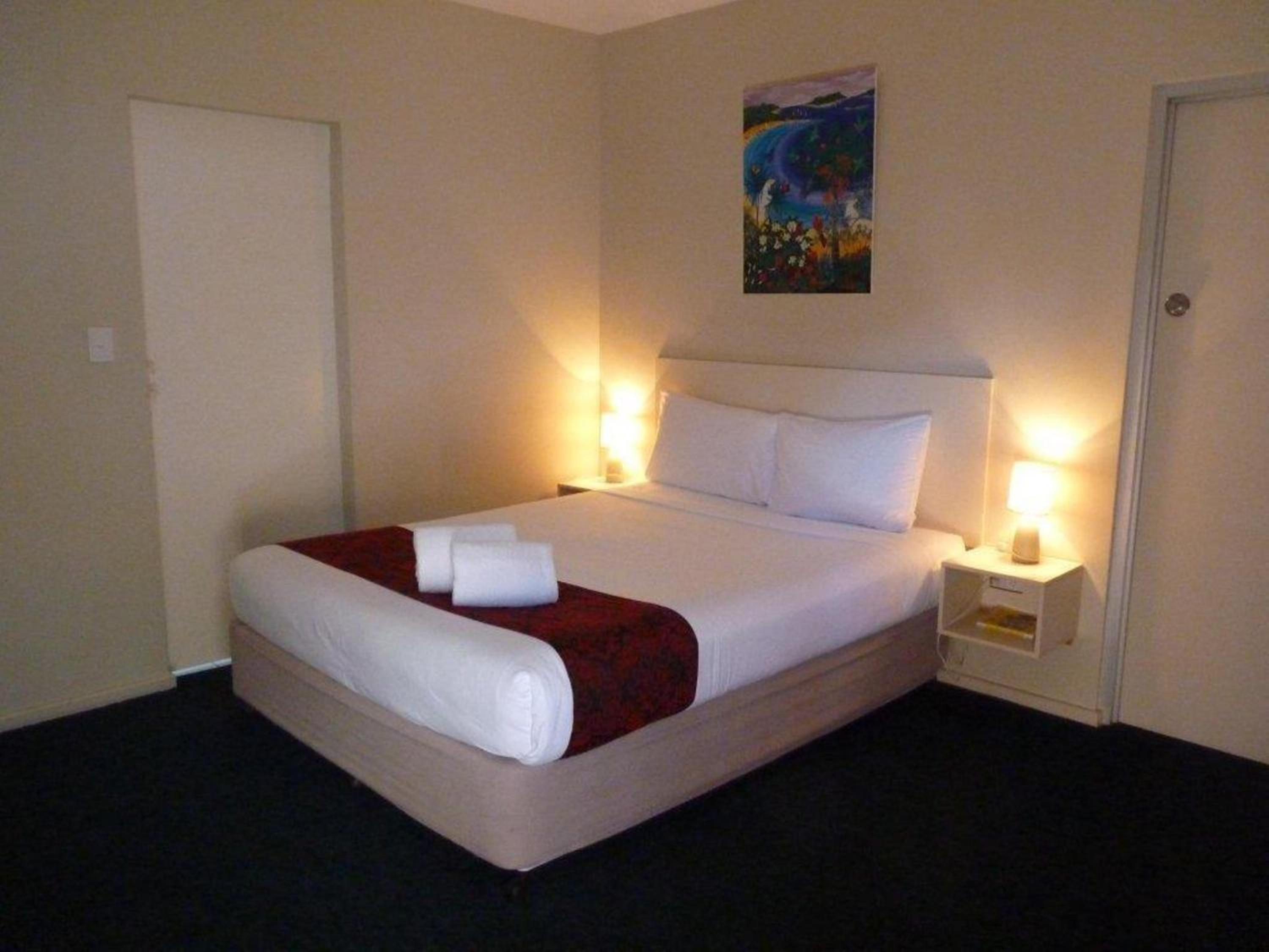 Deluxe Queen Room - Photo 5
