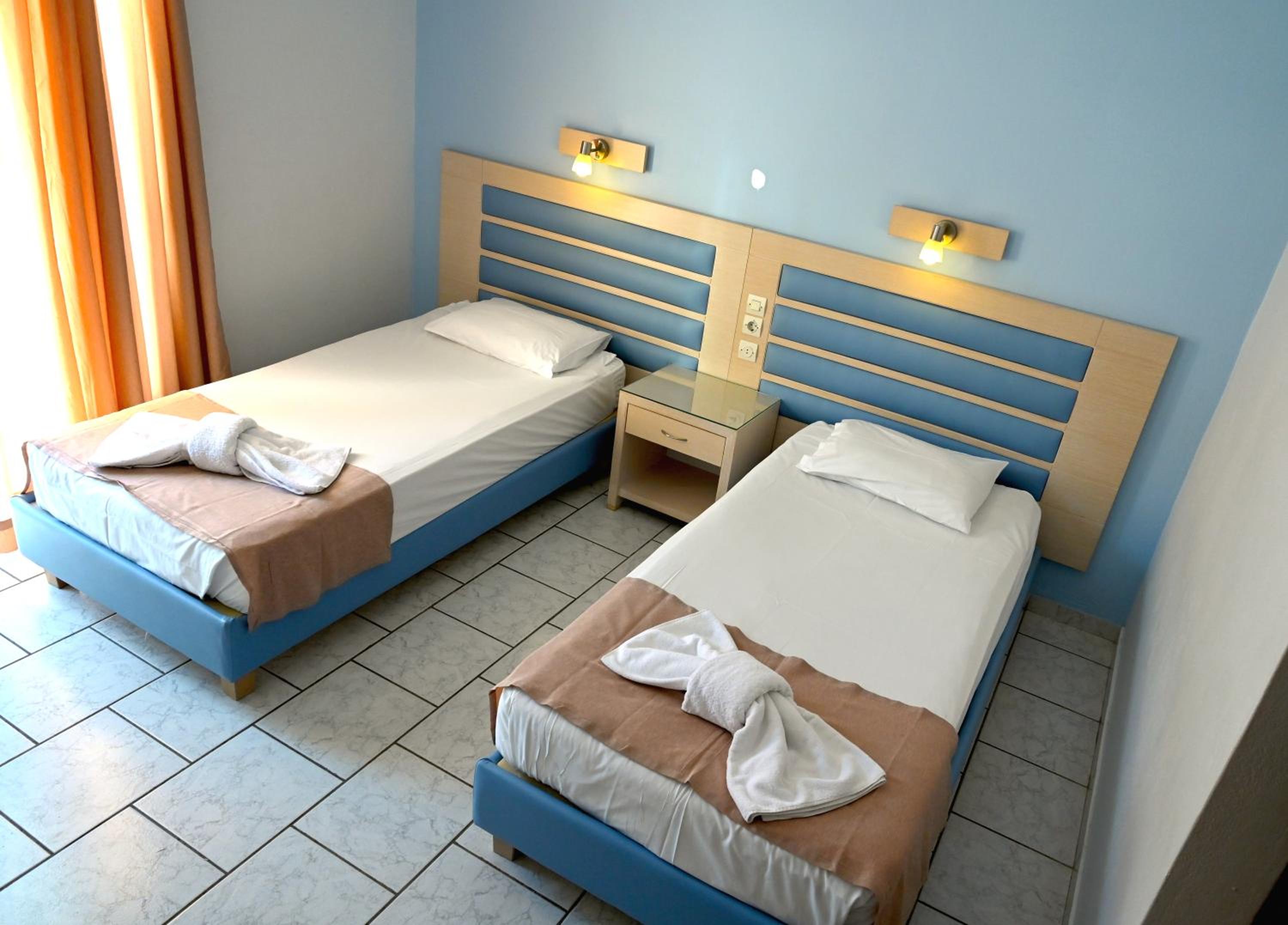 Double or Twin Room with Garden View - Photo 13