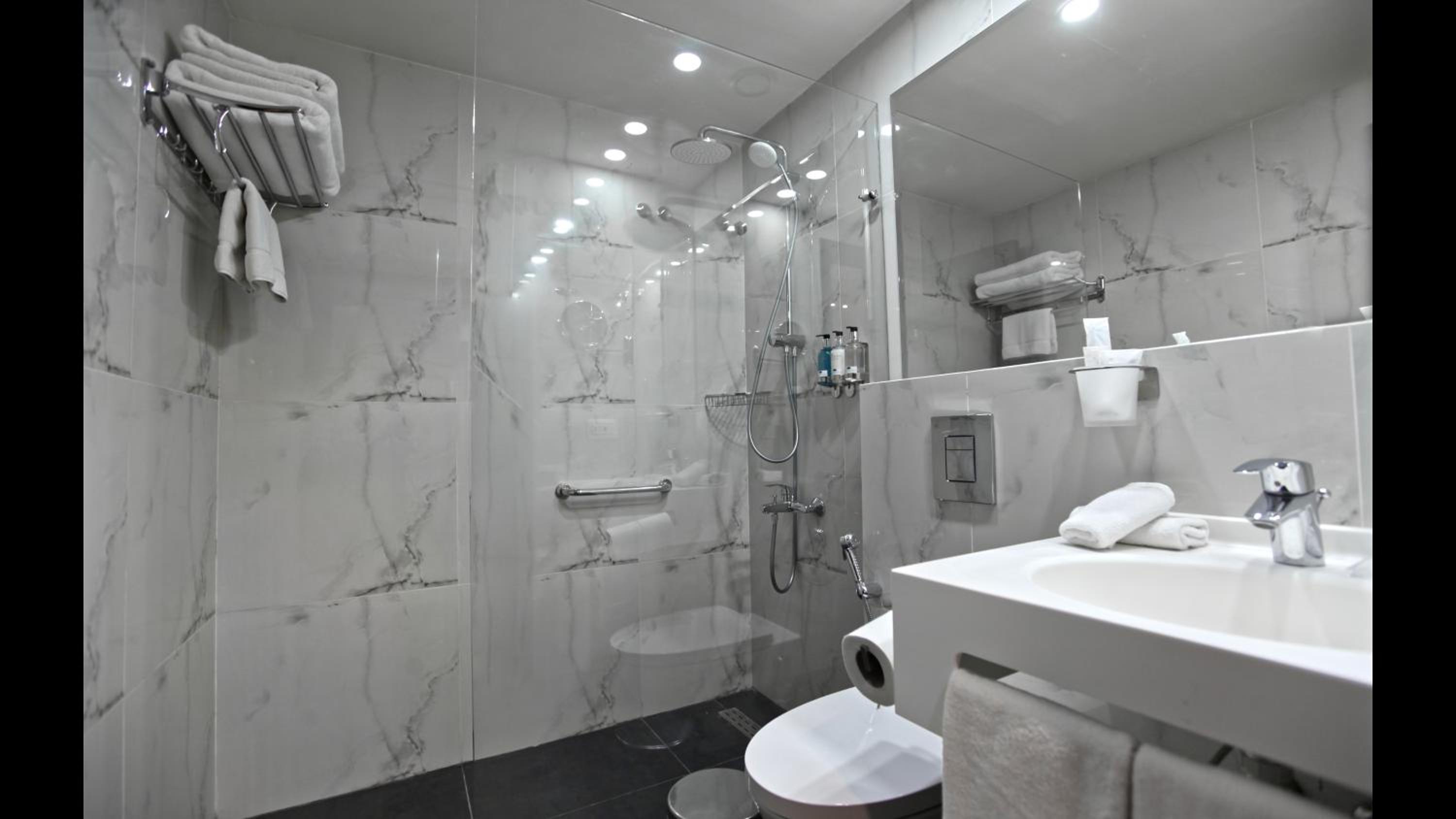 Executive Suite photo 2