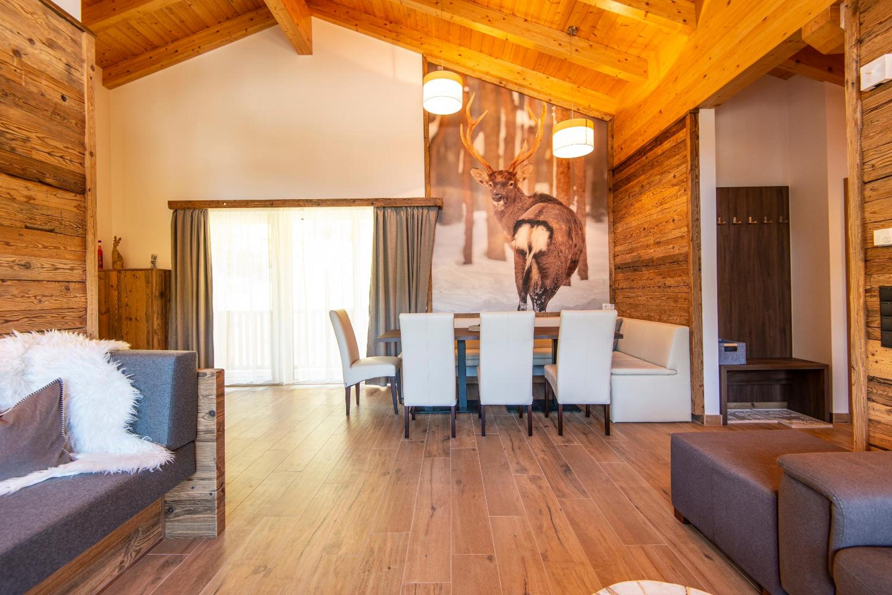 Penthouse Comfort Three-Bedroom Apartment
