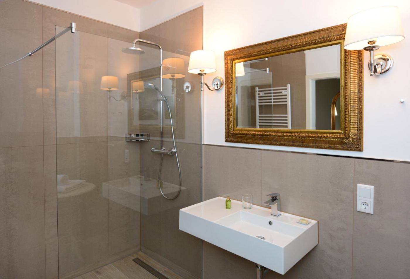 Deluxe Double Room with A/C - Photo 15