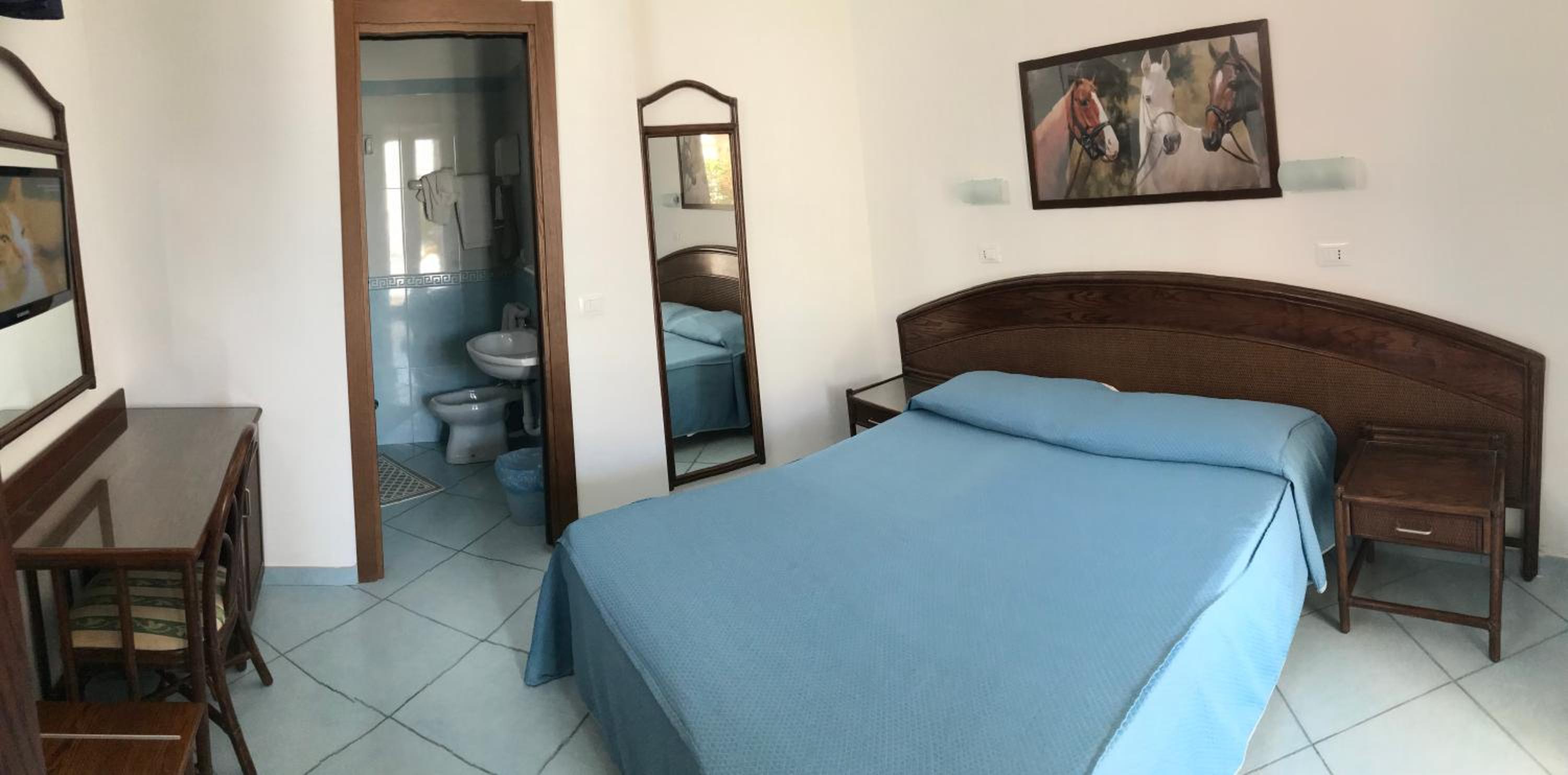 Standard Double Room - Photo 1