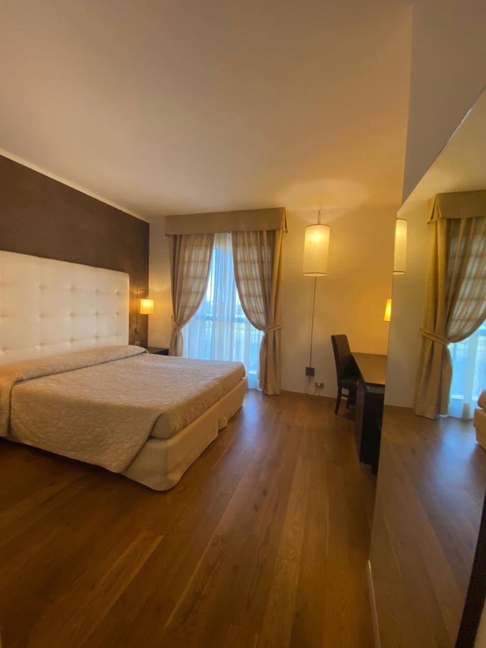 Superior Double or Twin Room - Photo 2