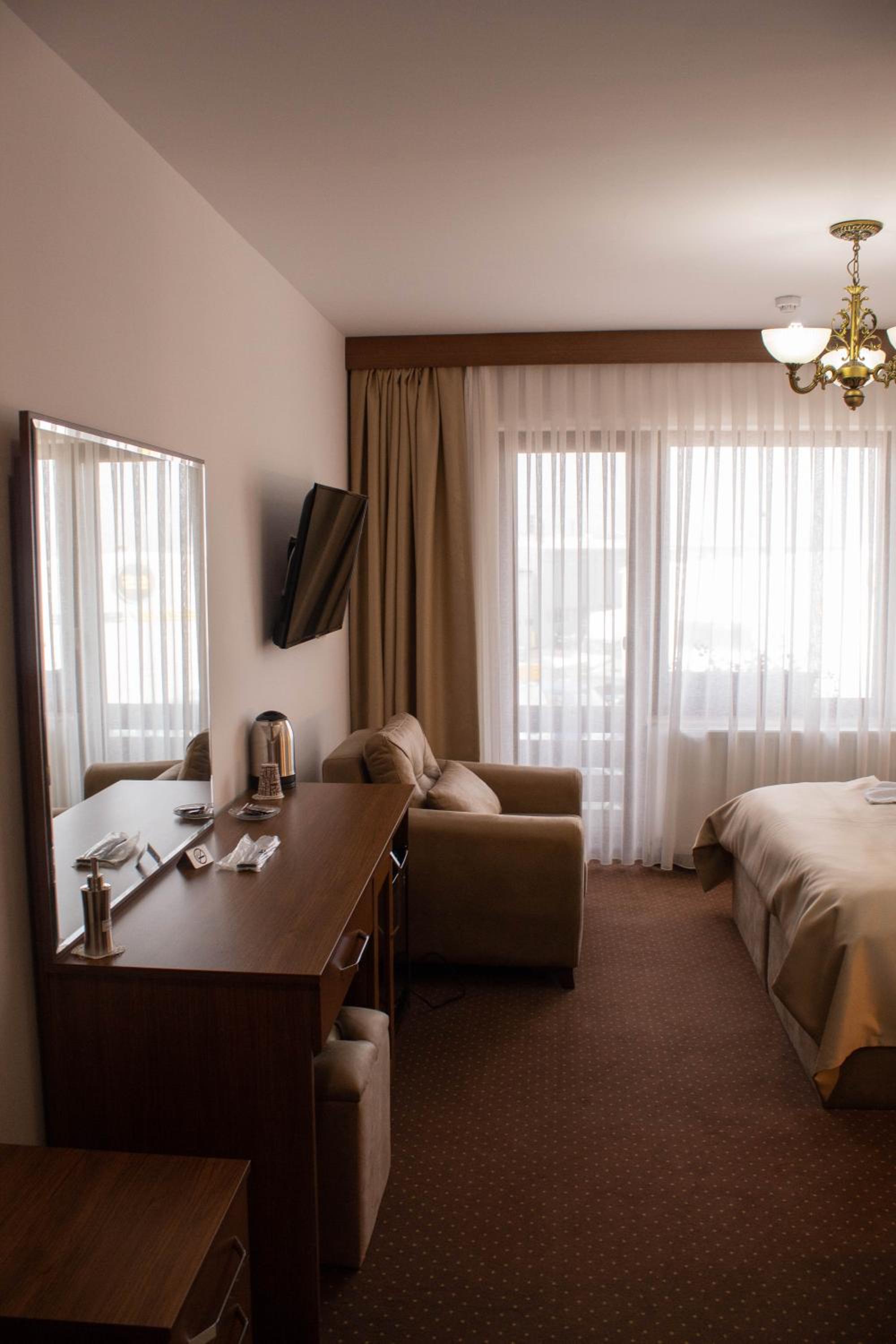 Double Room - Photo 6