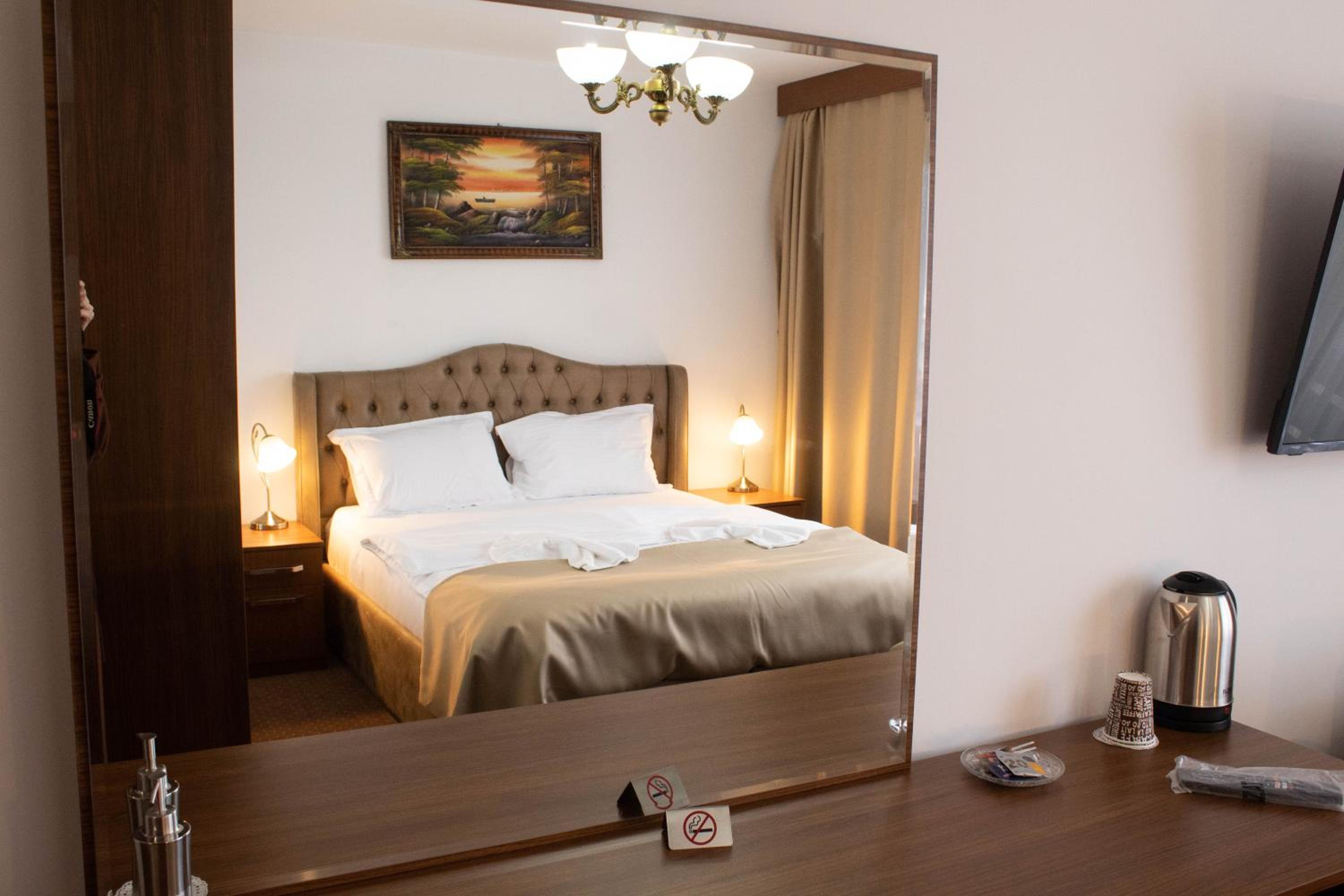Double Room - Photo 16