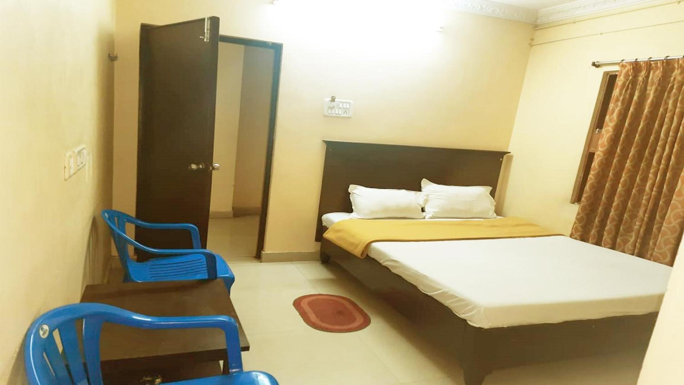 Standard Double Room - Photo 3