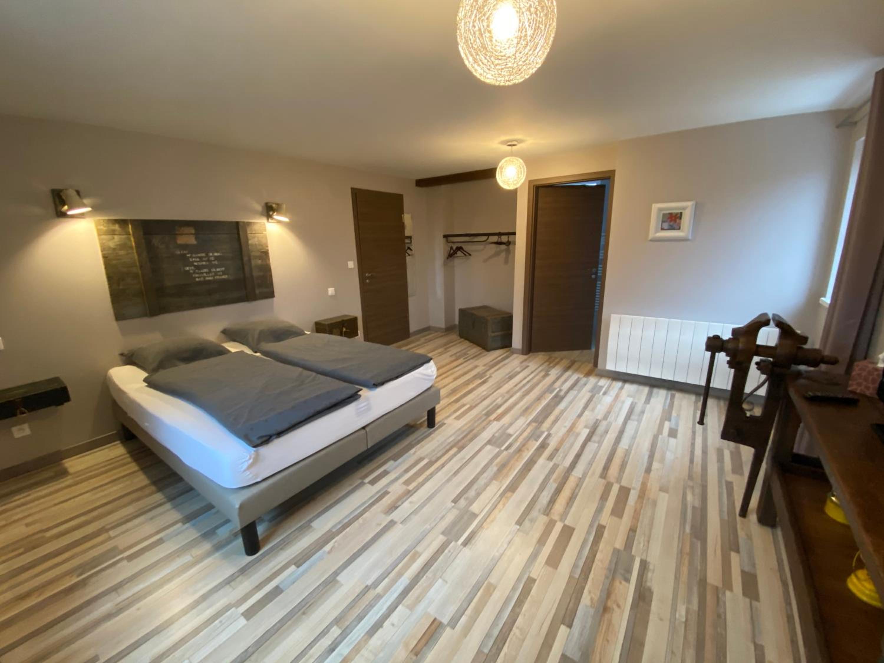 Four-Bedroom House photo 3