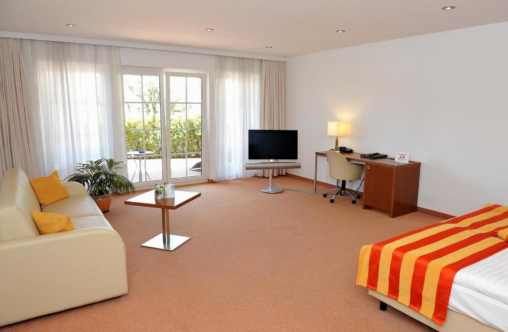 Junior Suite with Balcony photo 3
