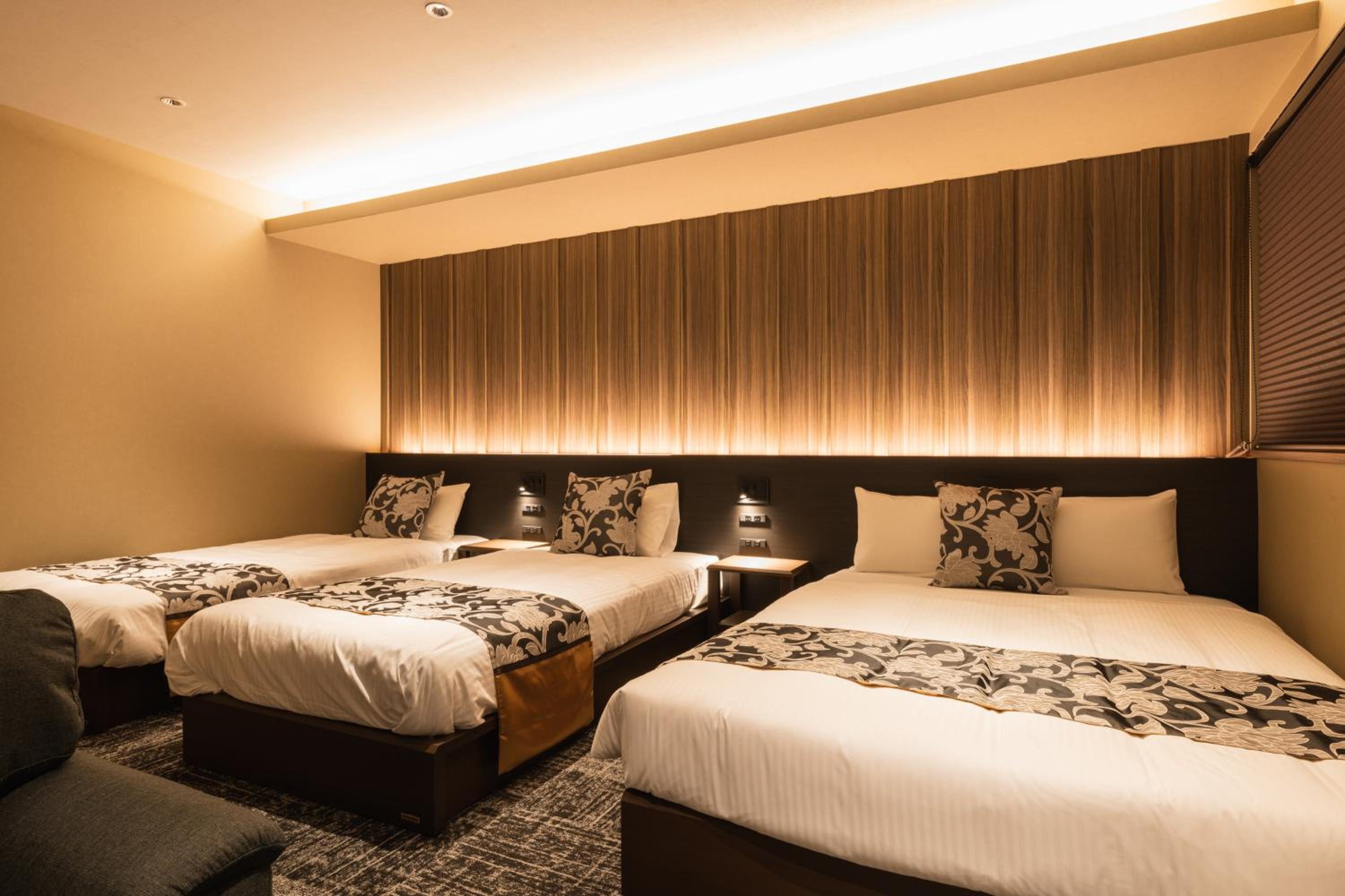 Suite - Photo 10