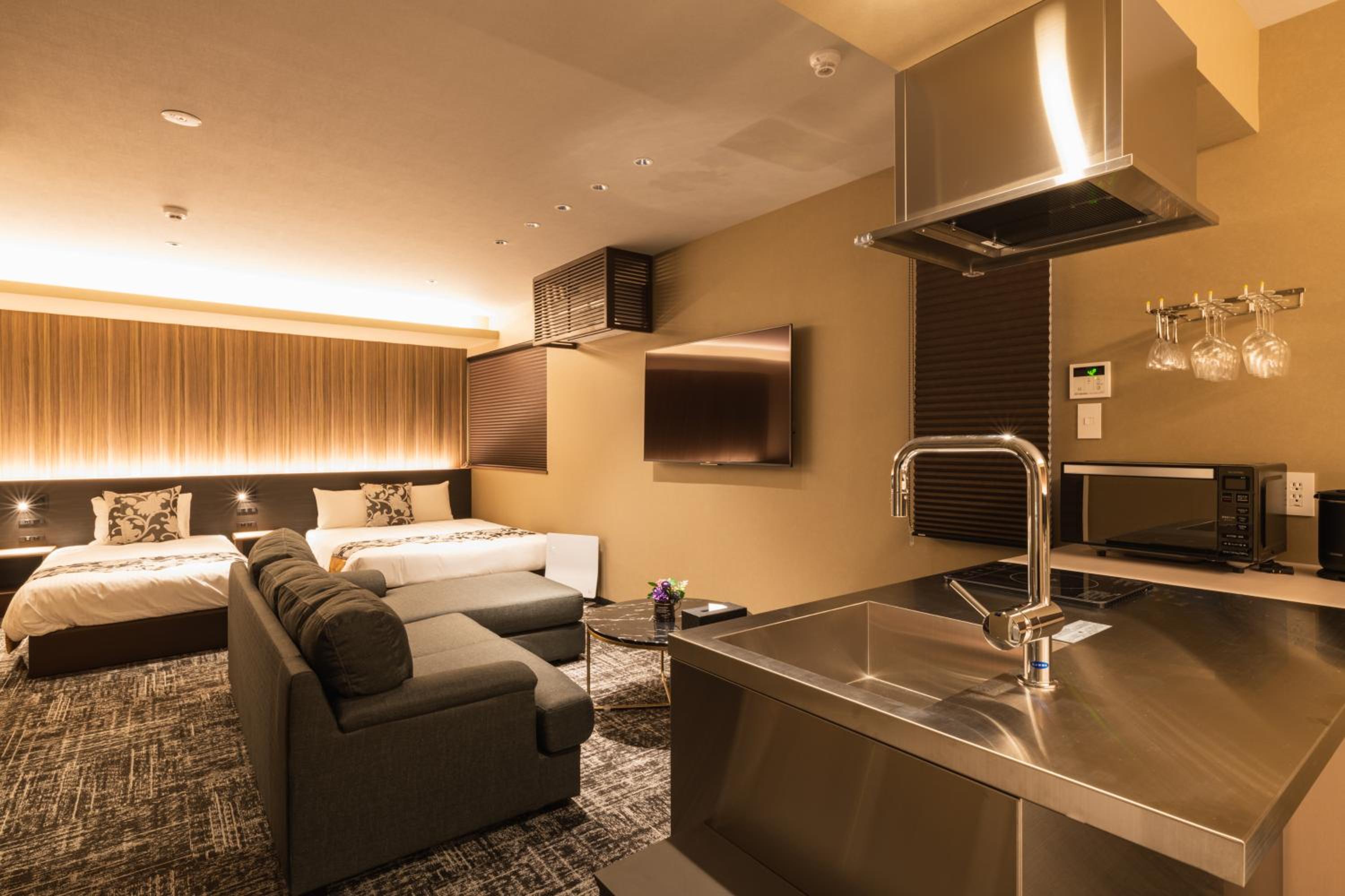 Suite - Photo 7